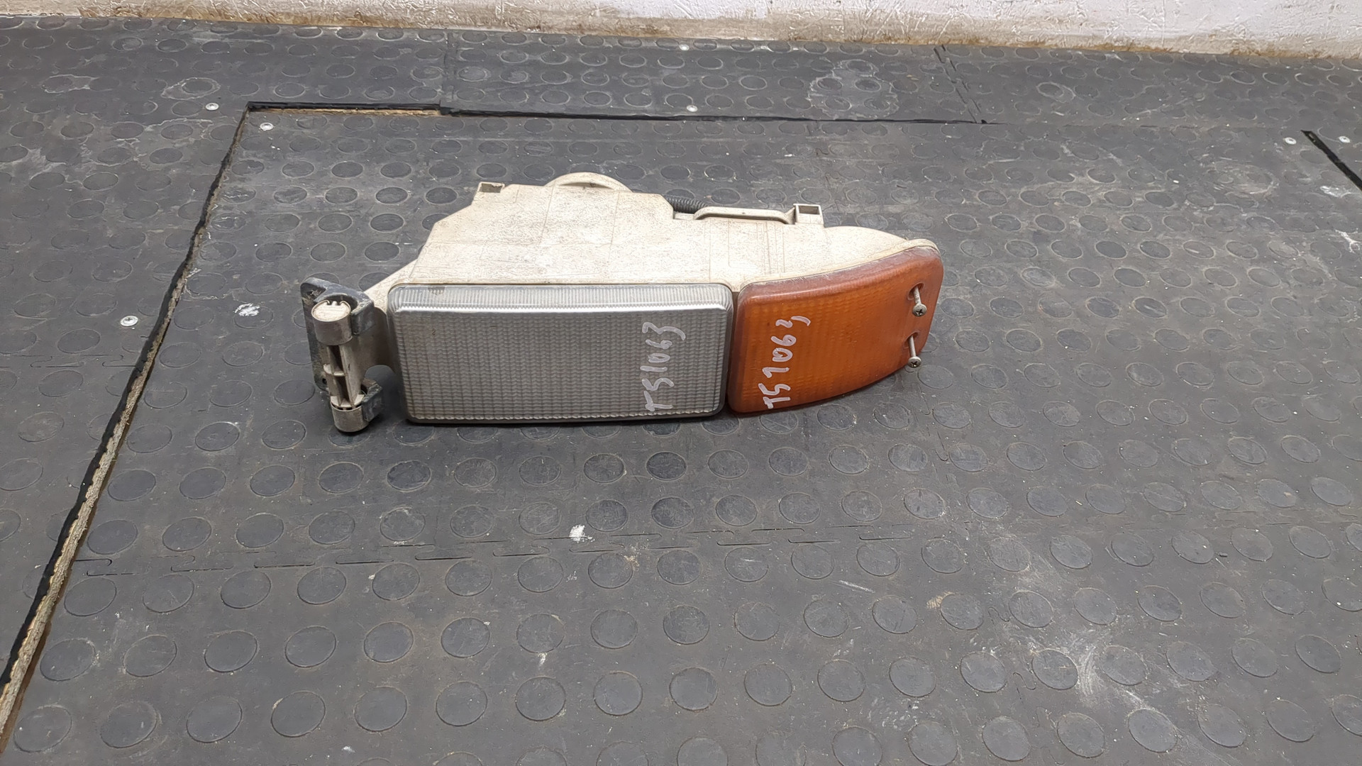 Фара противотуманная правая для TGM 2006-2014