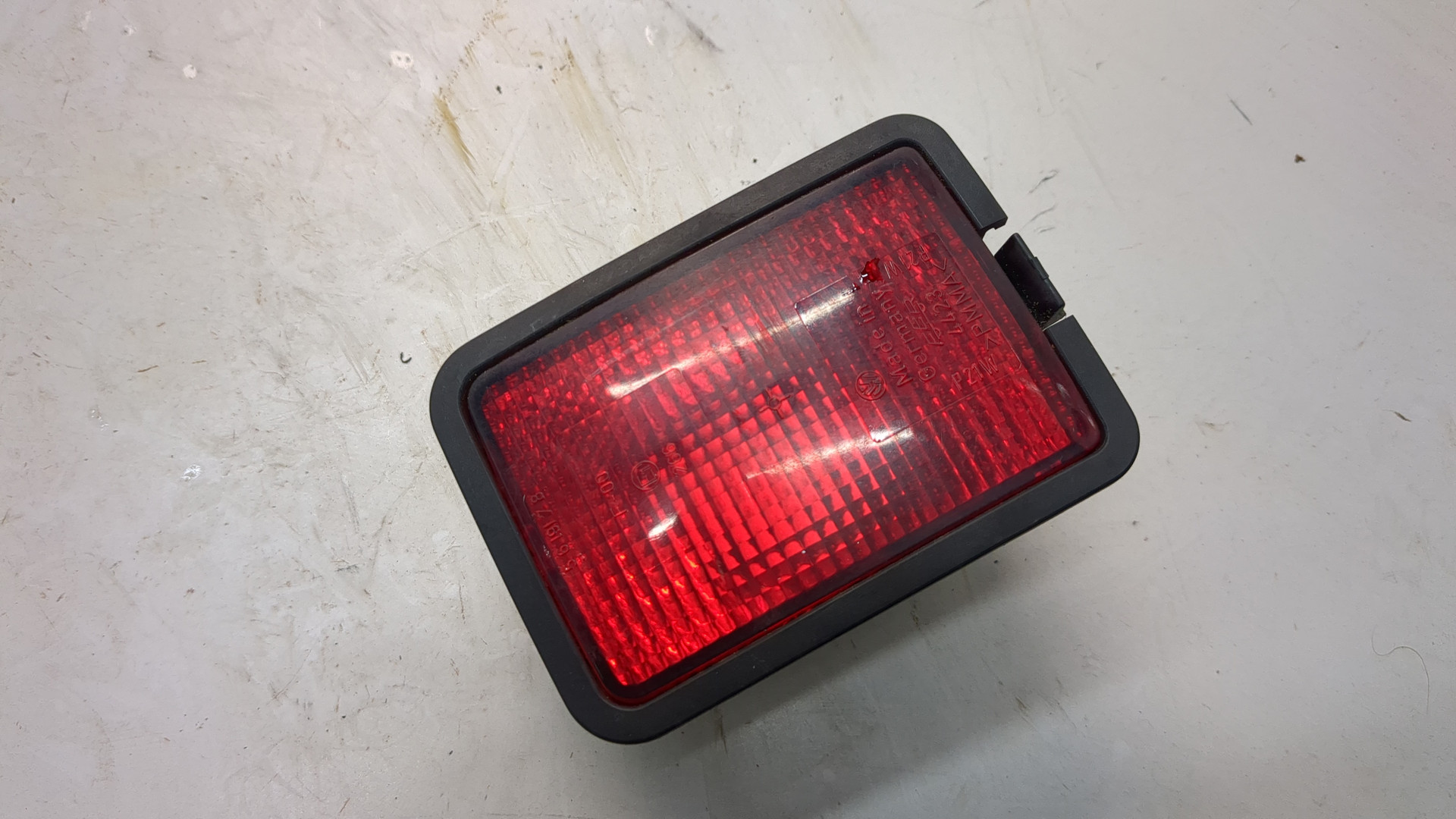 Фонарь задний противотуманный