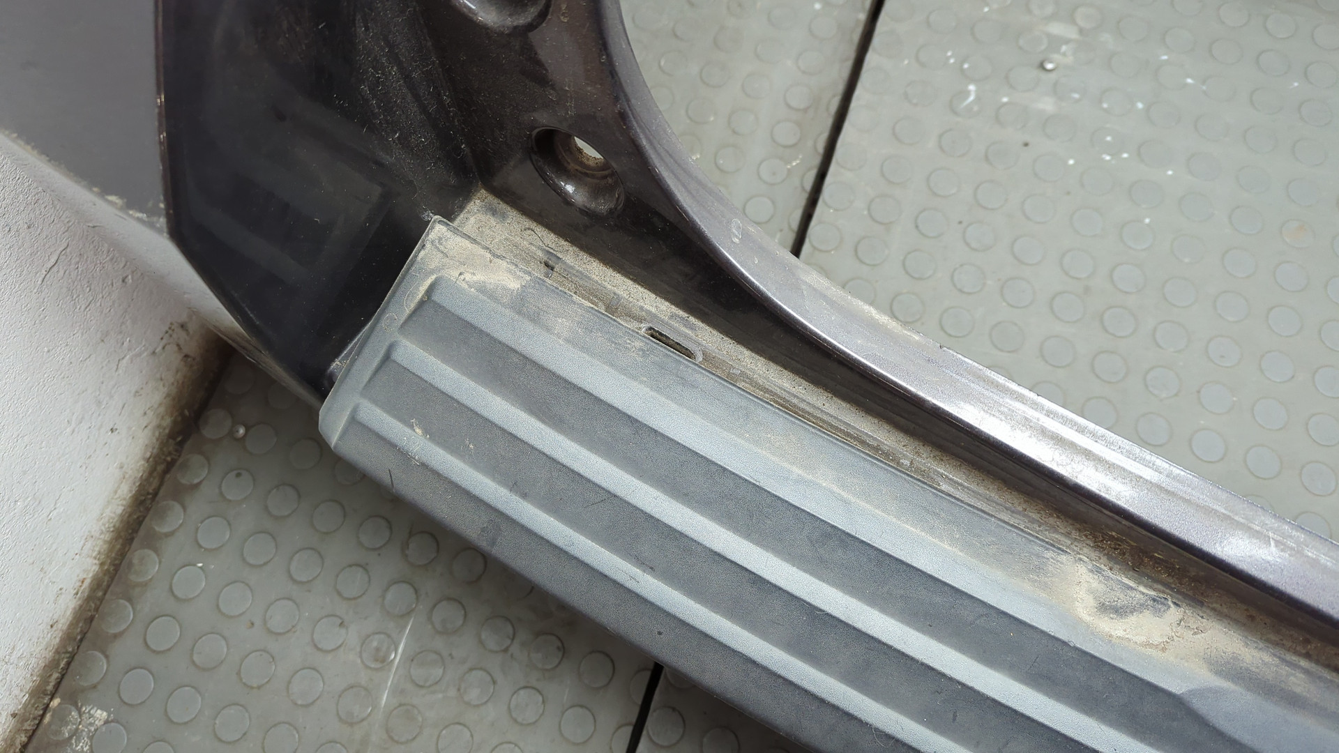 Бампер задний