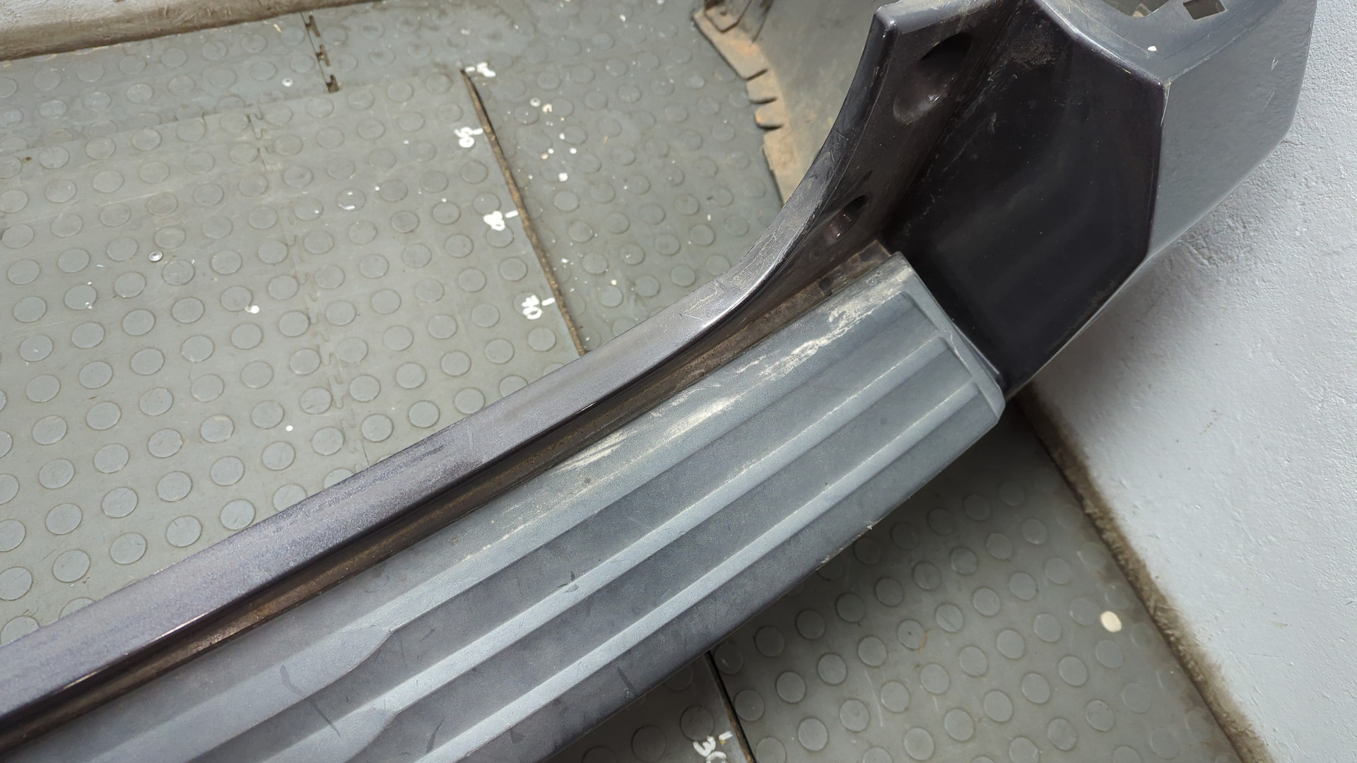 Бампер задний