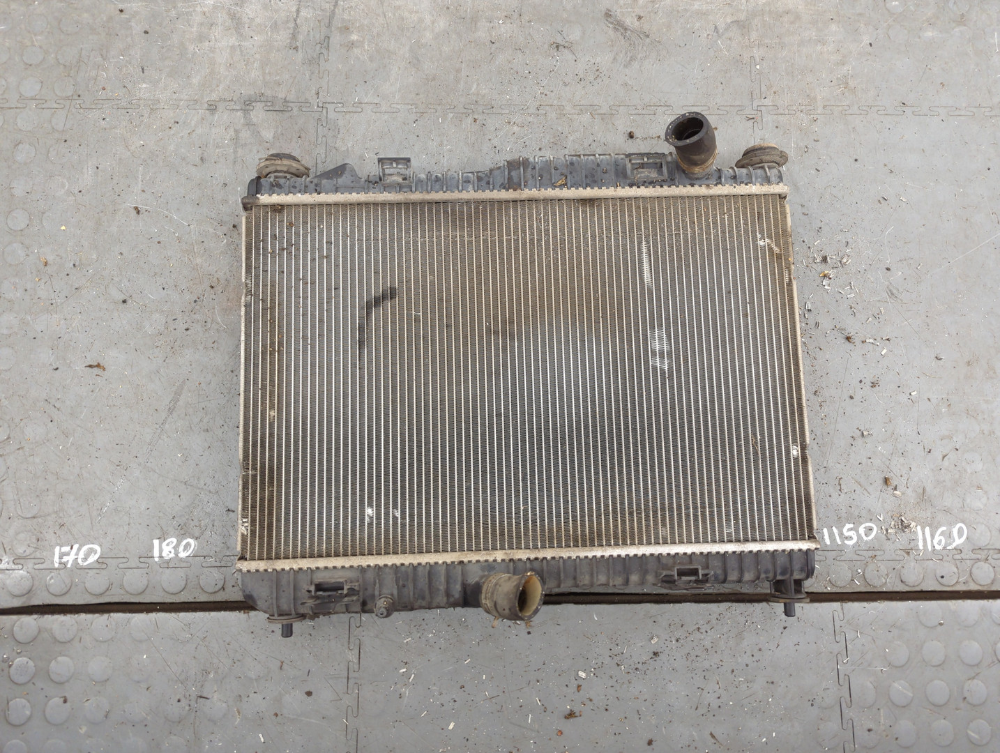 Радиатор охлаждения двигателя основной