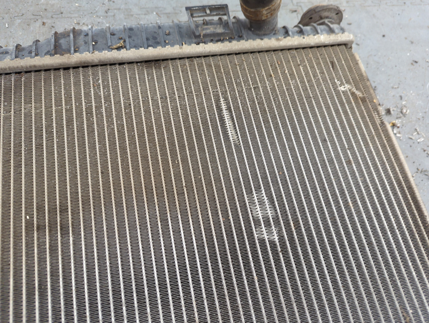 Радиатор охлаждения двигателя основной