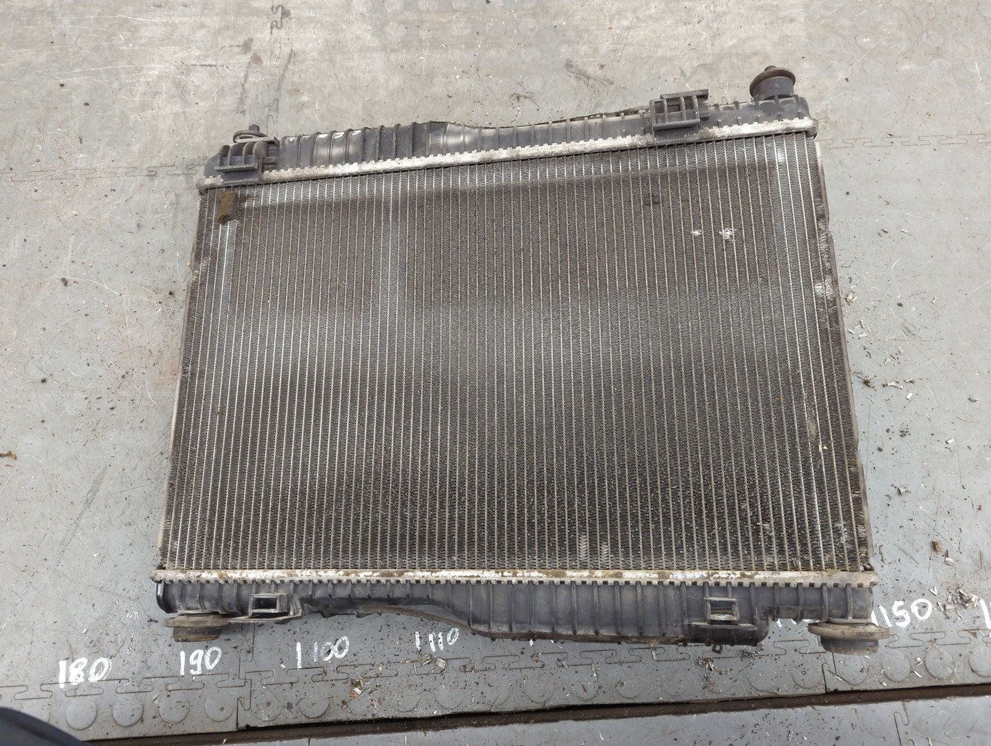 Радиатор охлаждения двигателя основной
