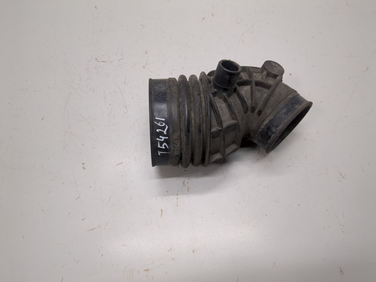 Патрубок воздушного фильтра