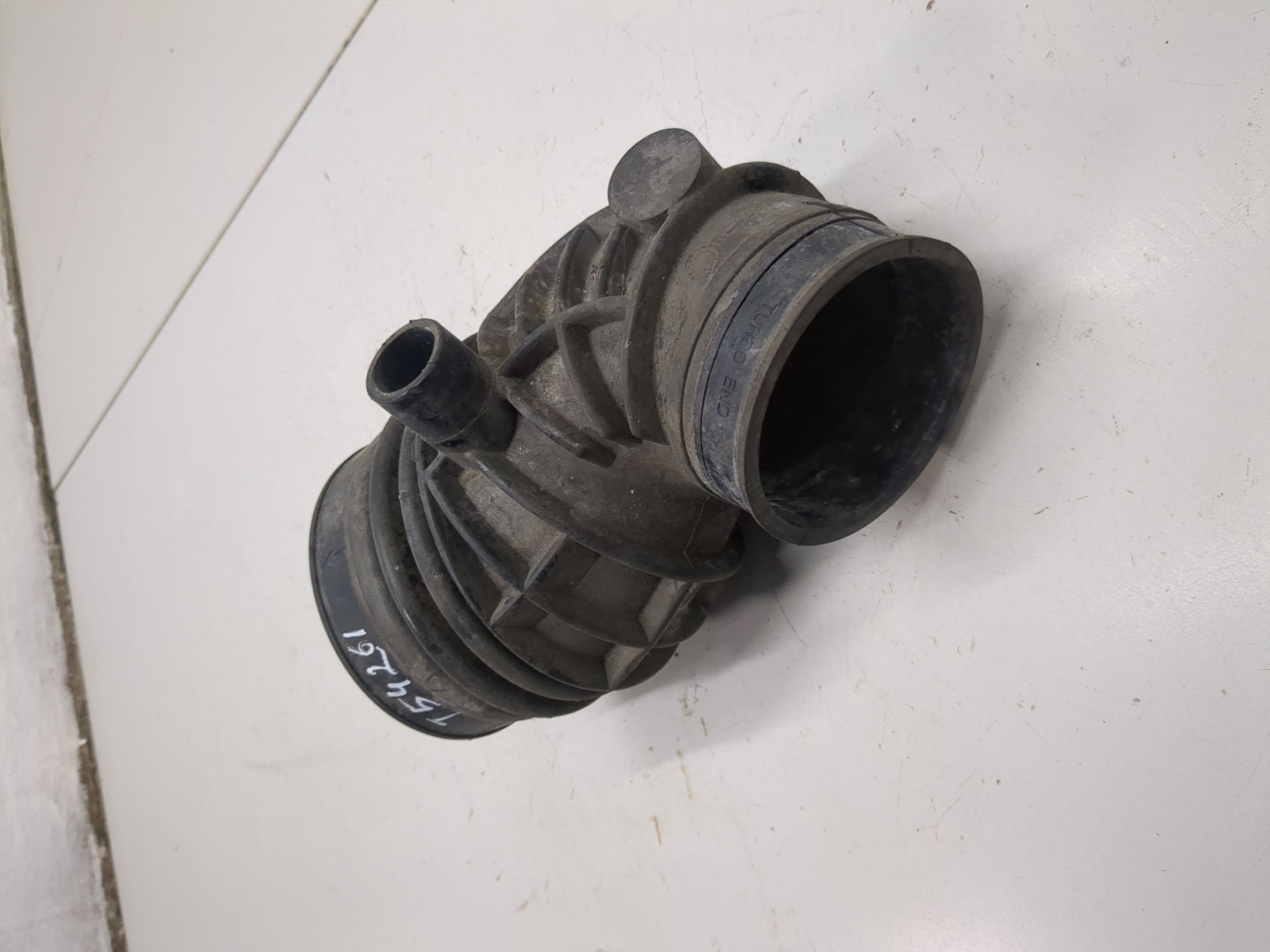 Патрубок воздушного фильтра