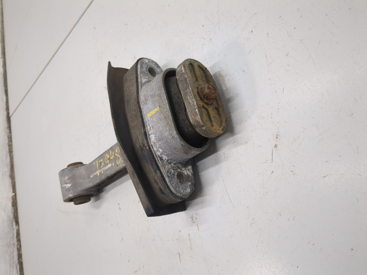 Опора двигателя