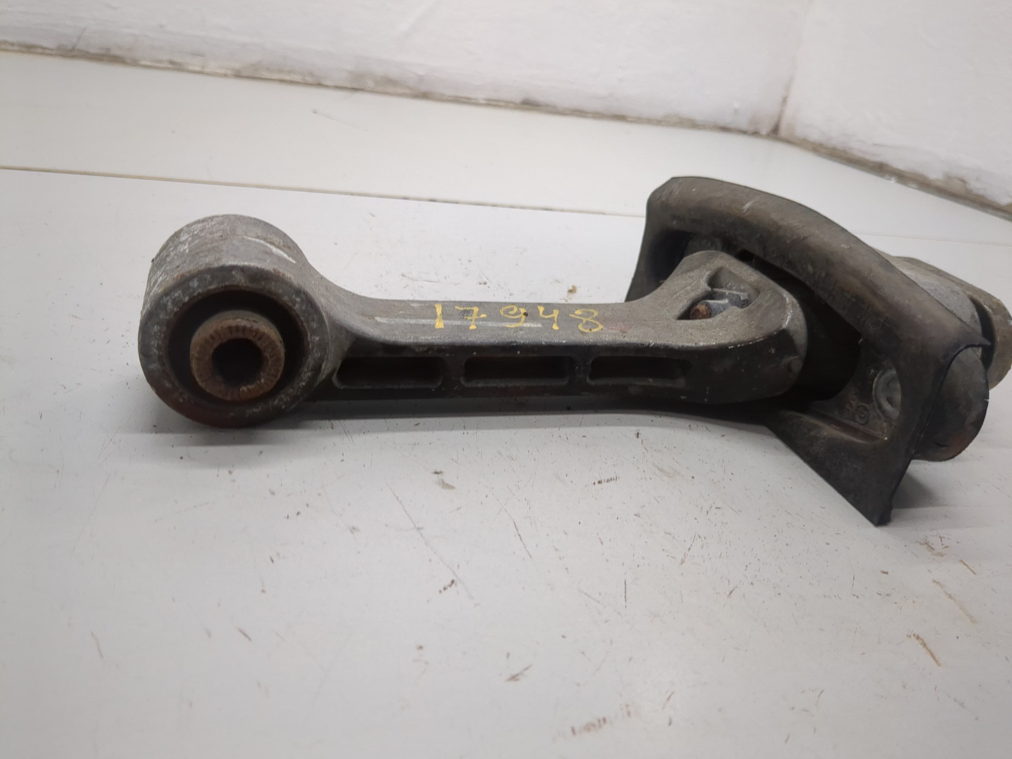 Опора двигателя