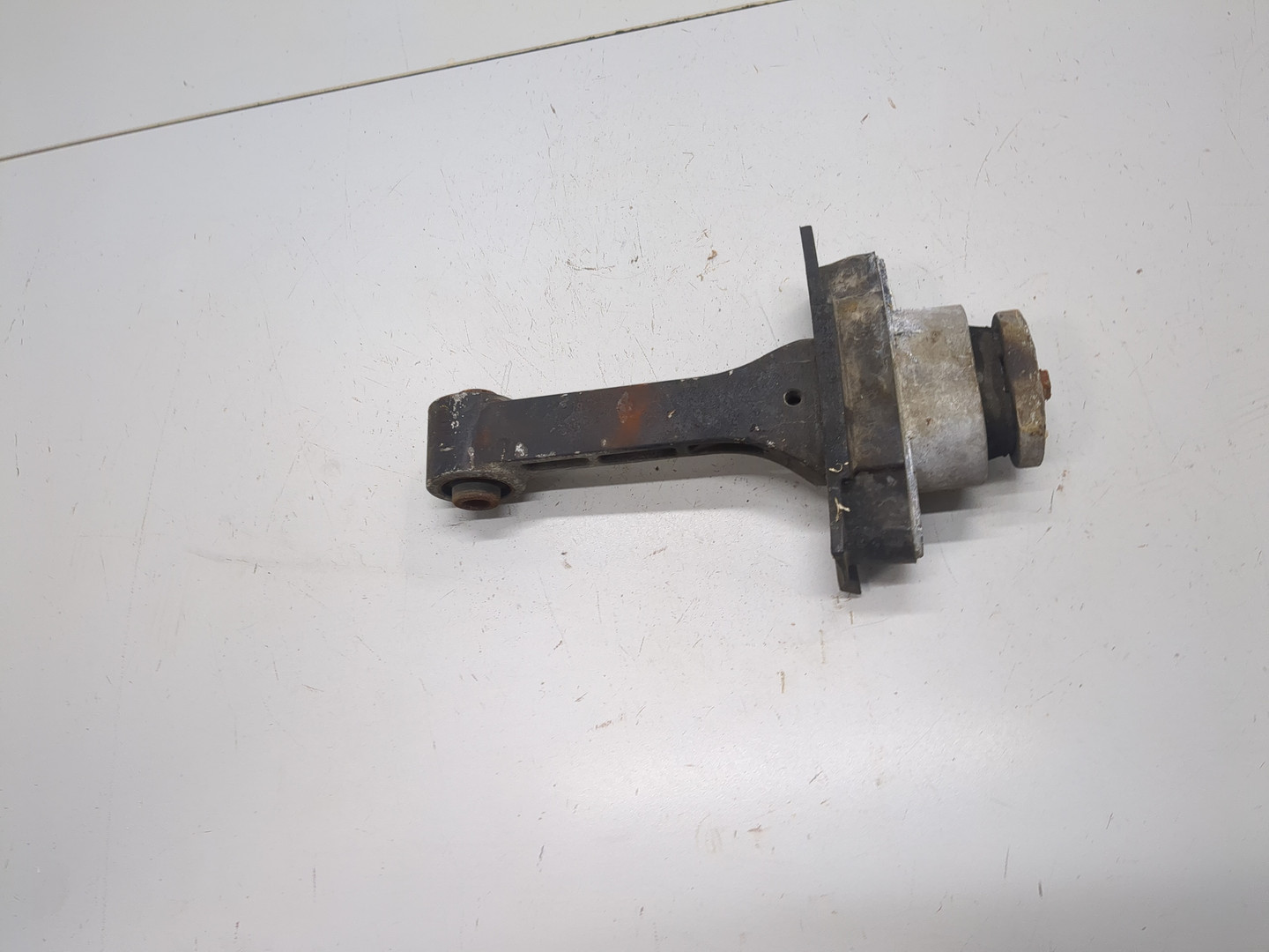 Опора двигателя