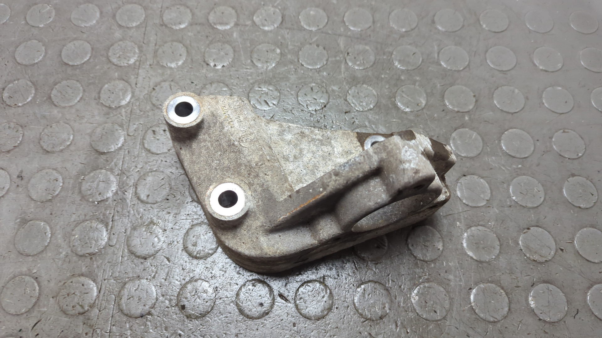 Кронштейн (п.з.к.)