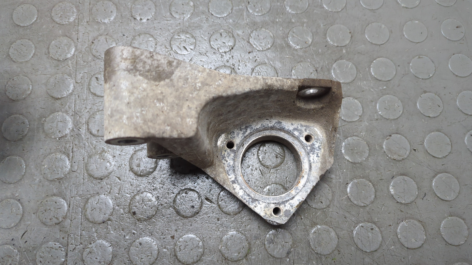 Кронштейн (п.з.к.)