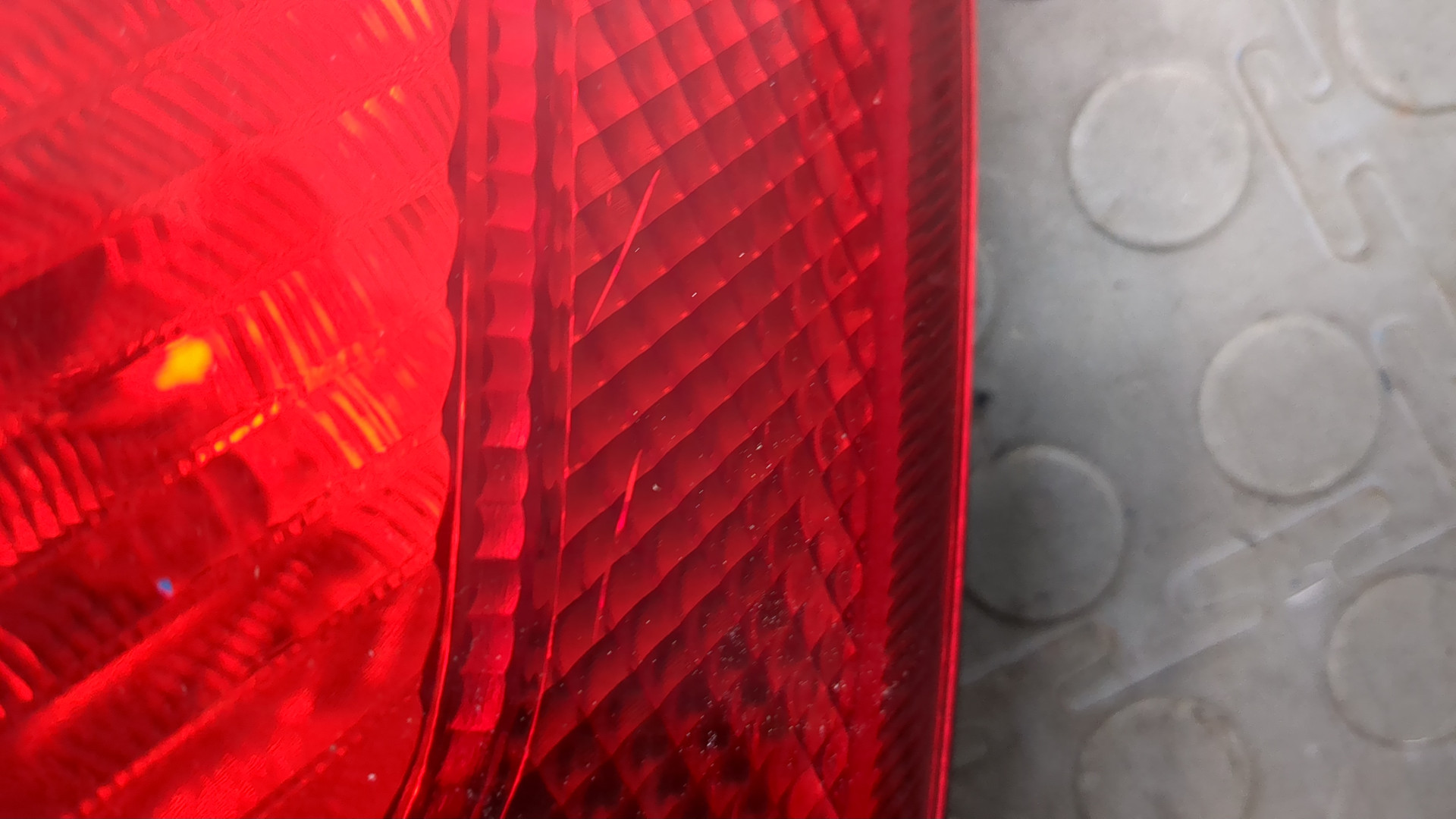 Фонарь задний правый