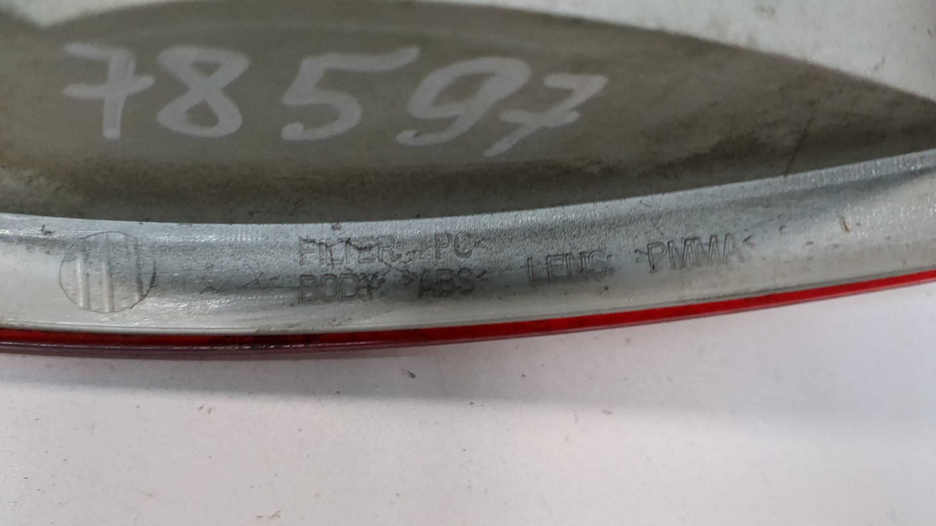 Фонарь задний правый