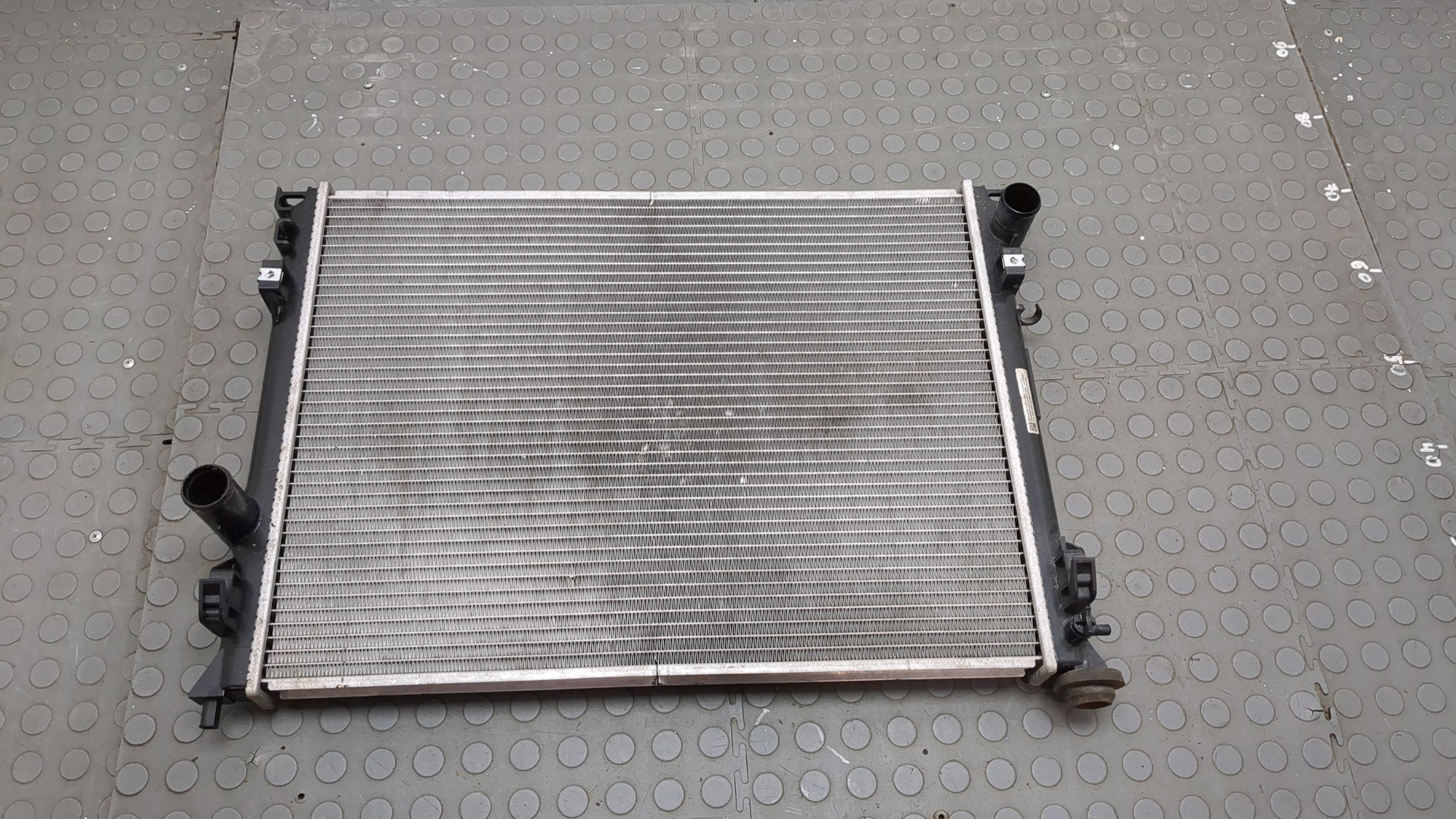 Радиатор охлаждения двигателя основной