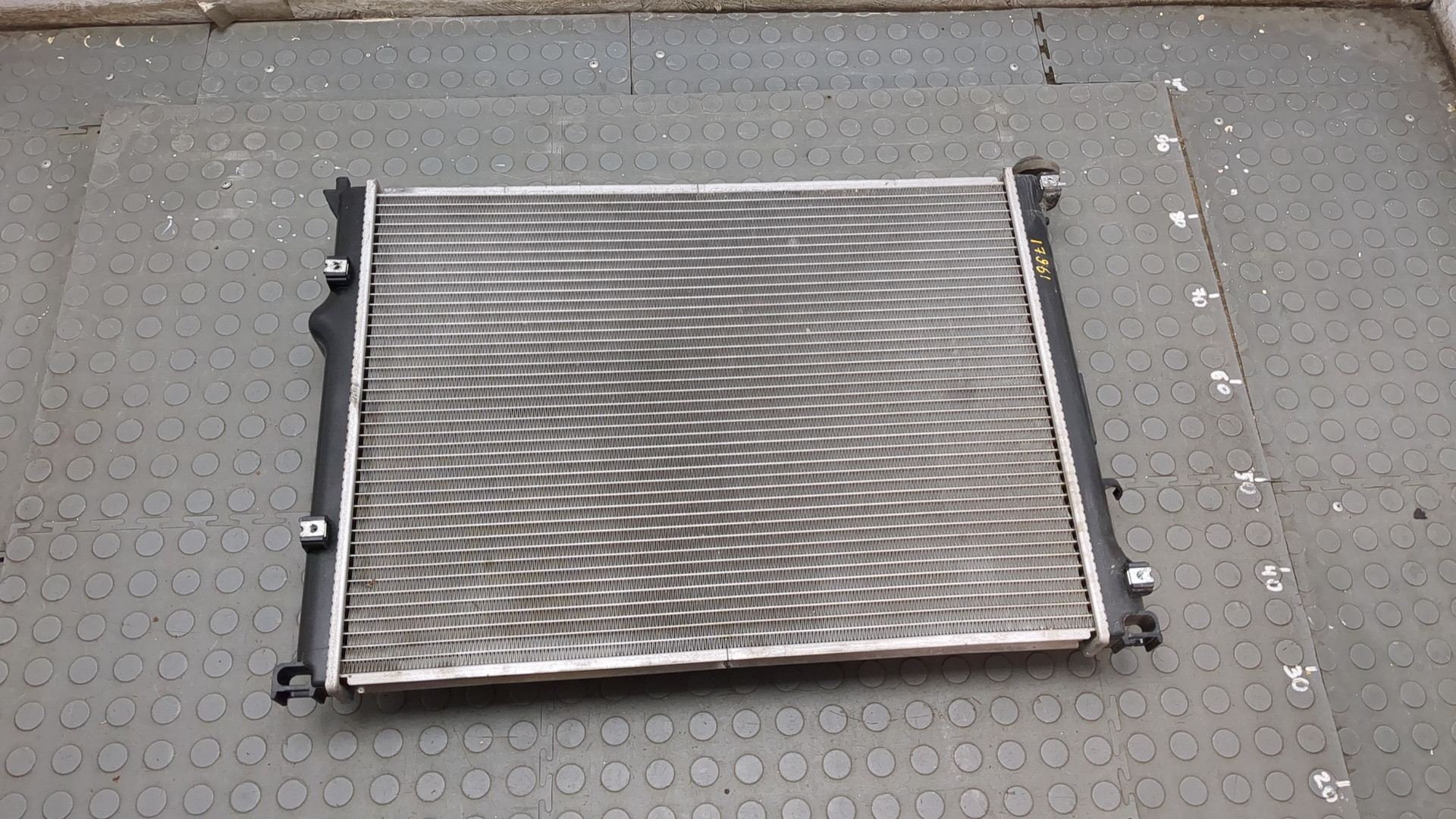 Радиатор охлаждения двигателя основной