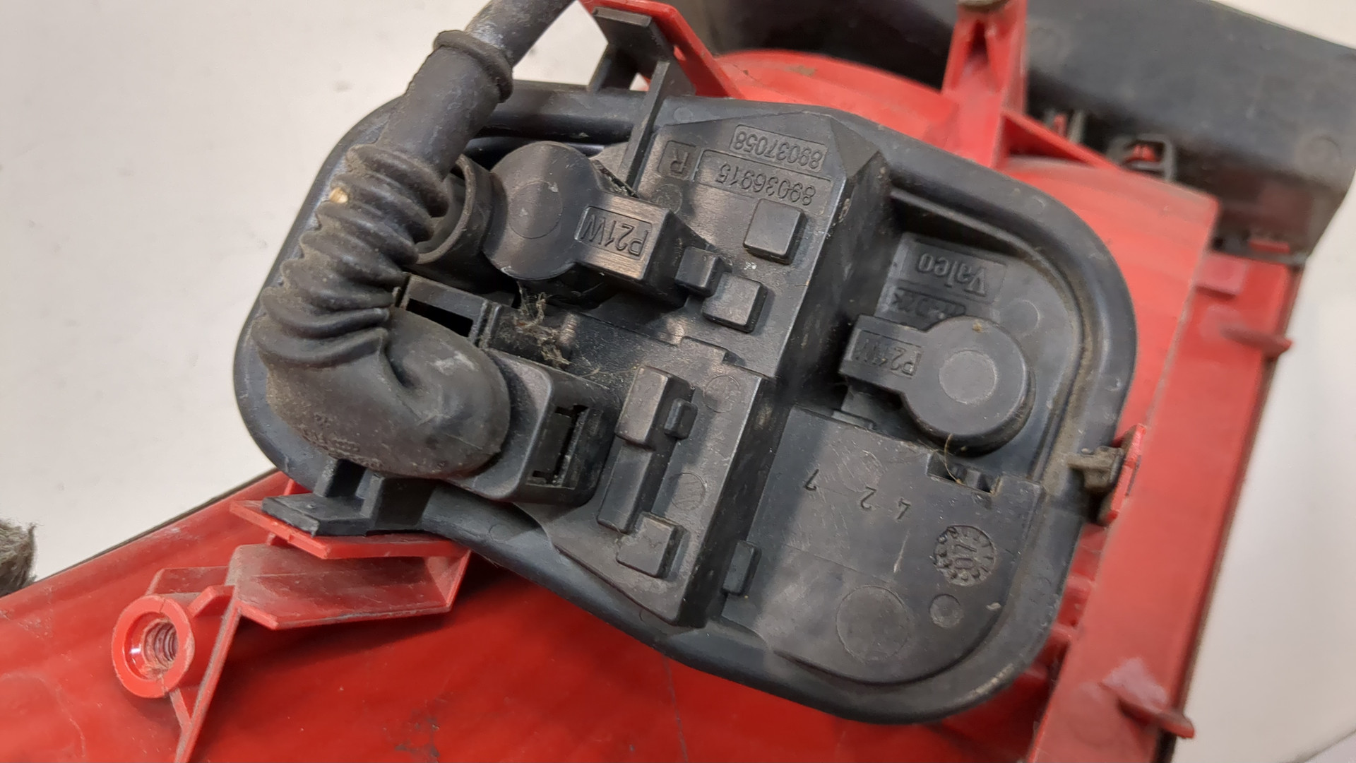 Фонарь задний правый