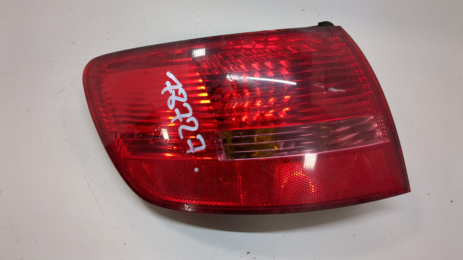 Фонарь задний левый