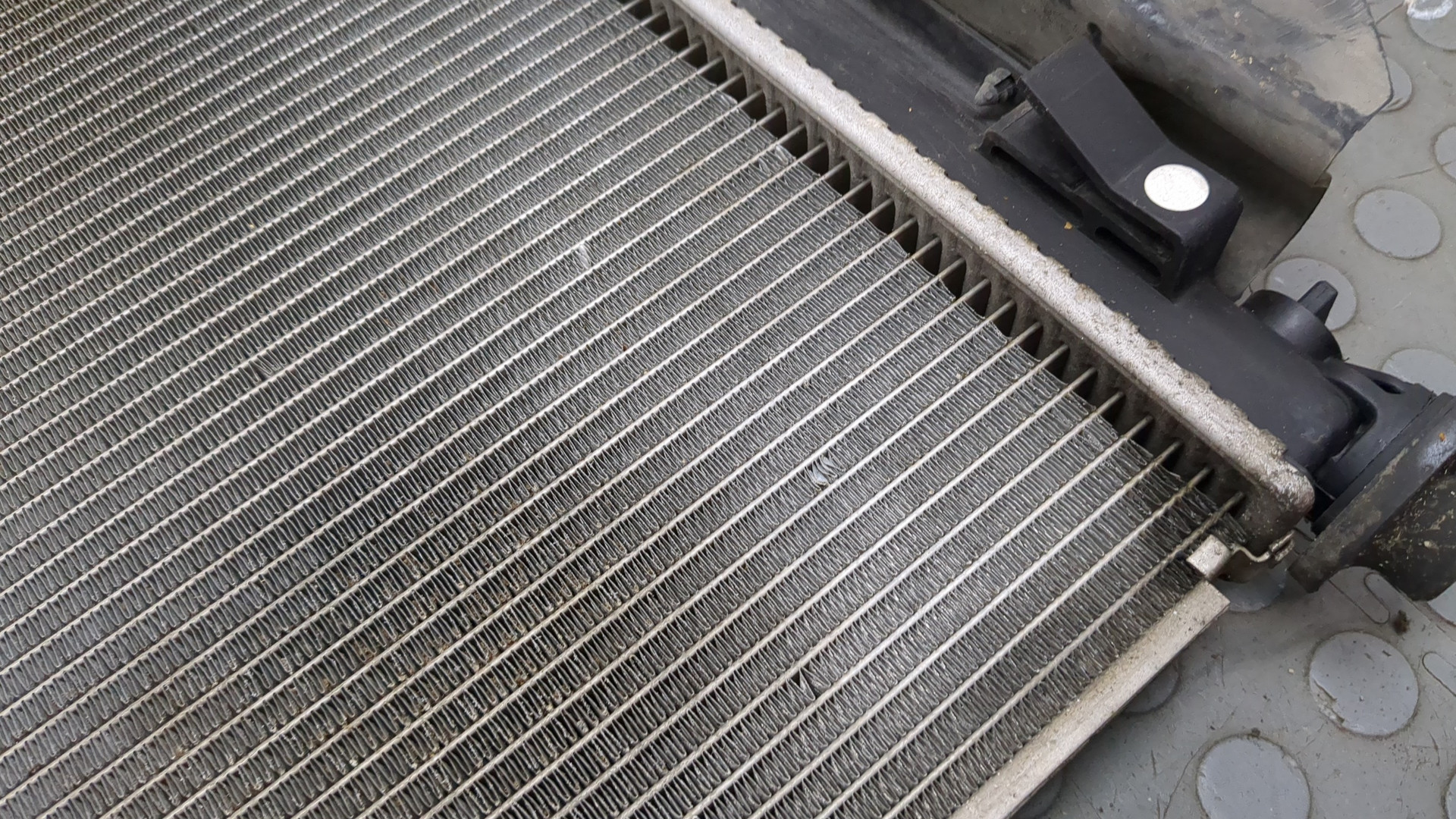 Радиатор охлаждения двигателя основной