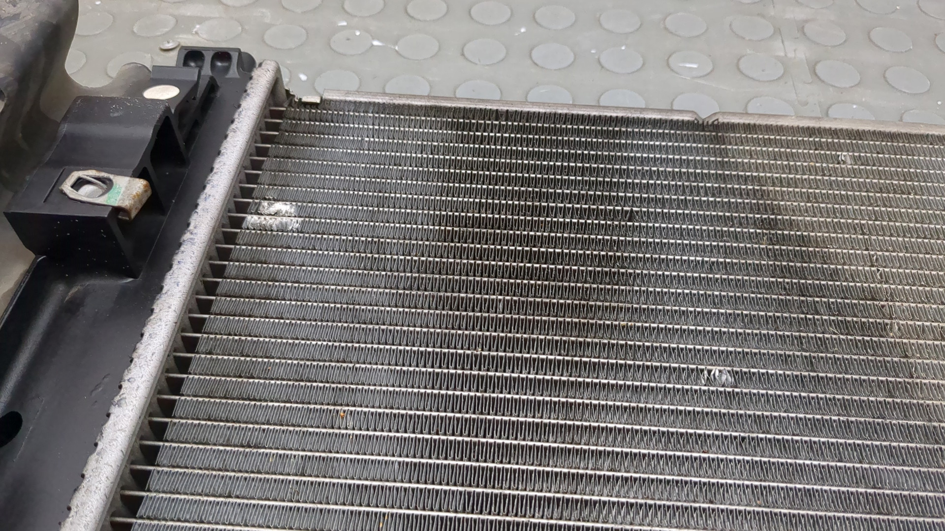 Радиатор охлаждения двигателя основной