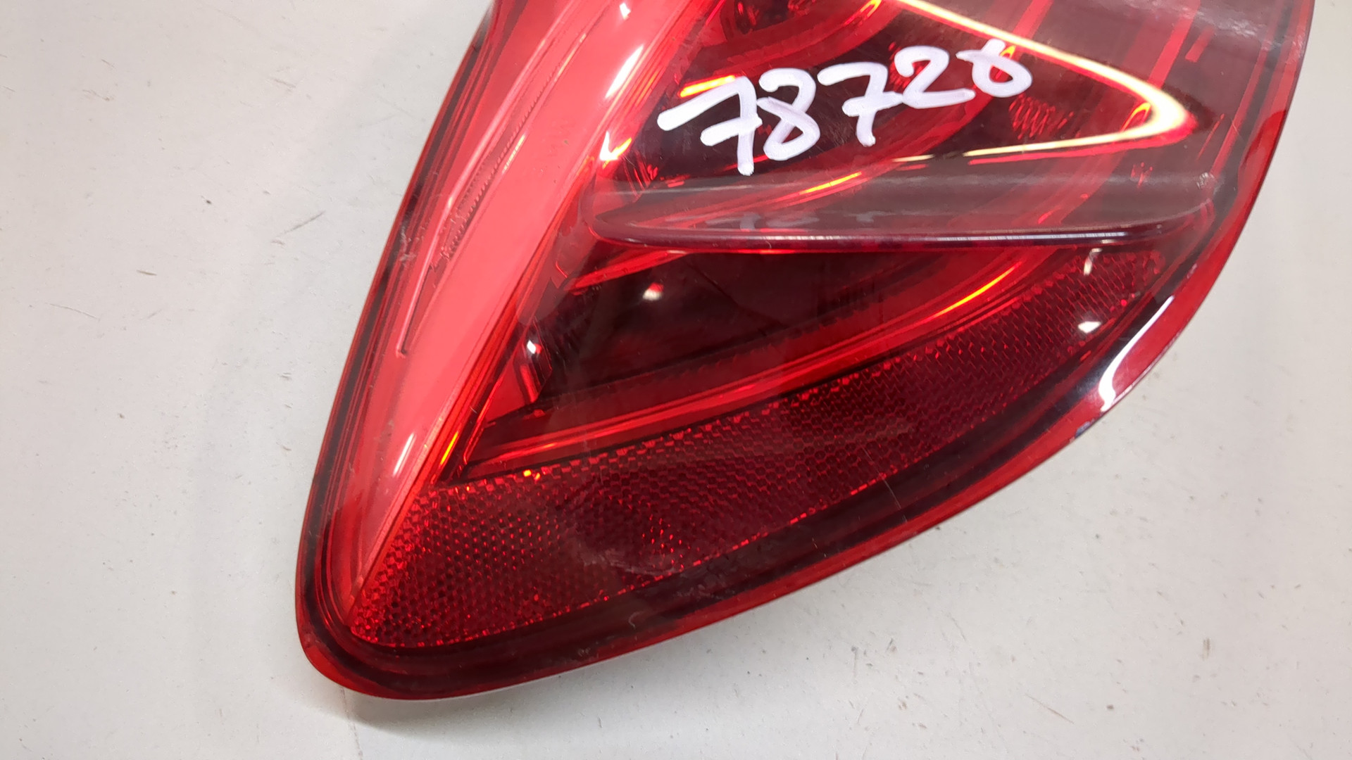 Фонарь задний левый