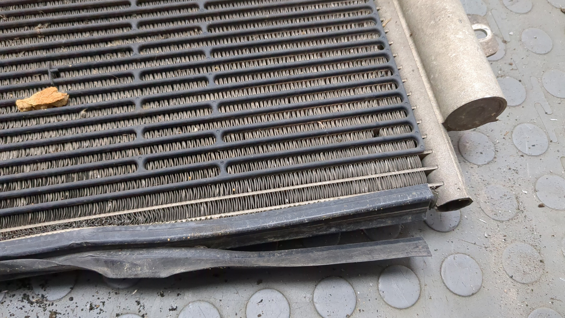 Радиатор кондиционера / конденсер