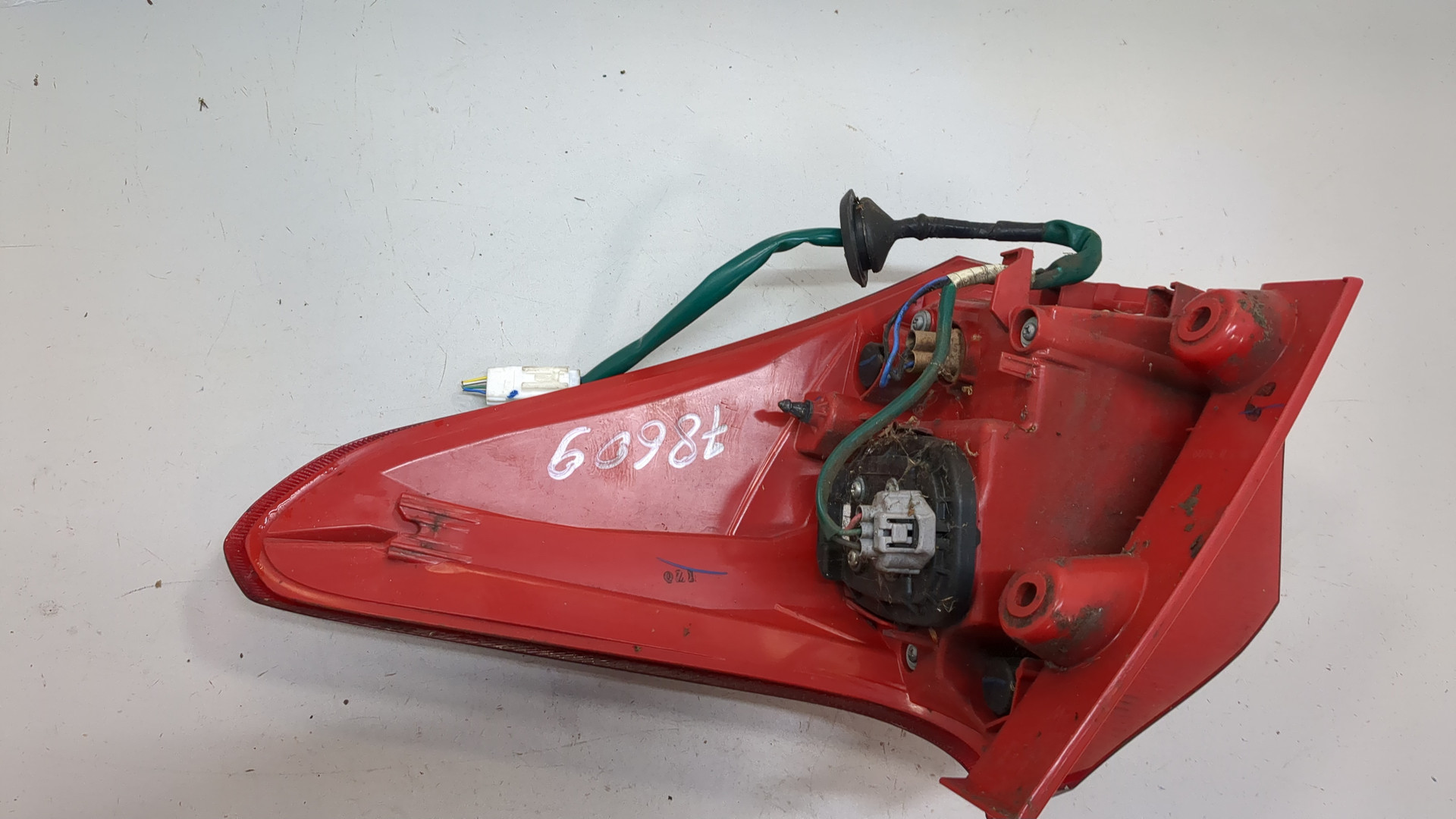 Фонарь задний левый