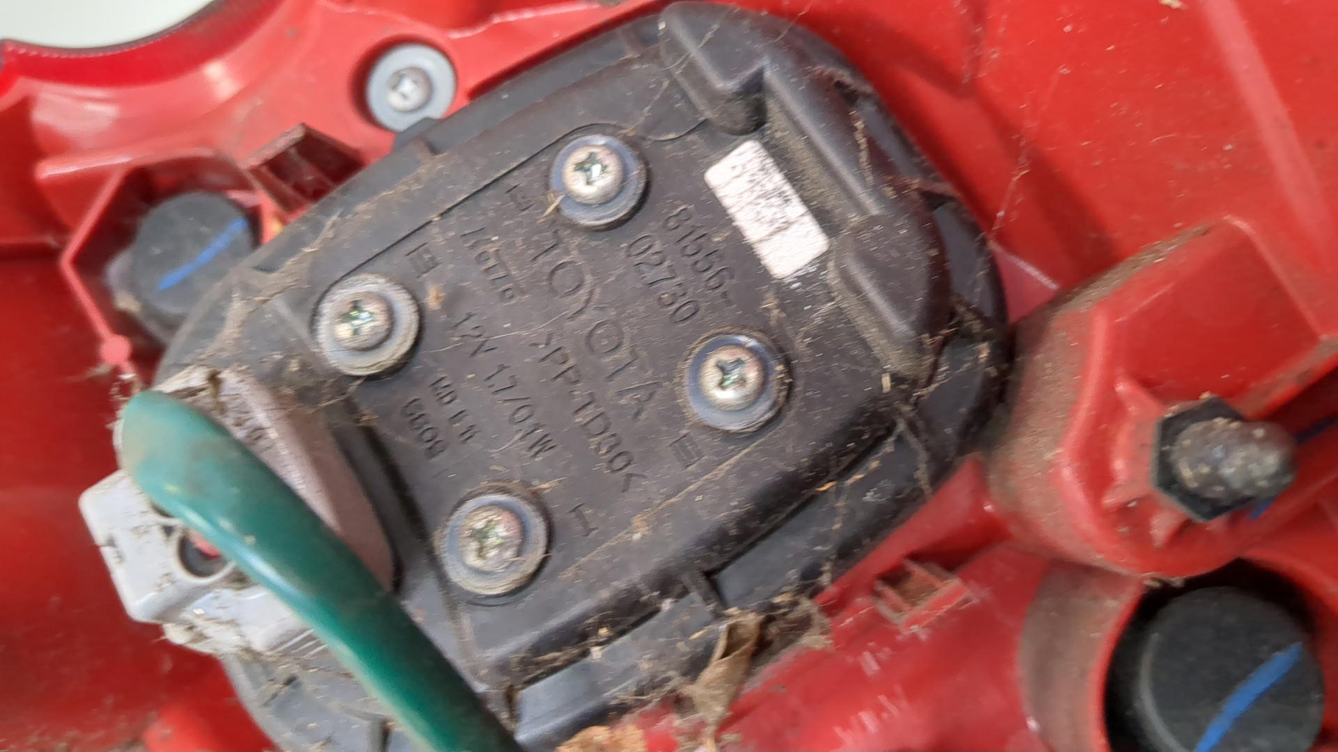 Фонарь задний левый