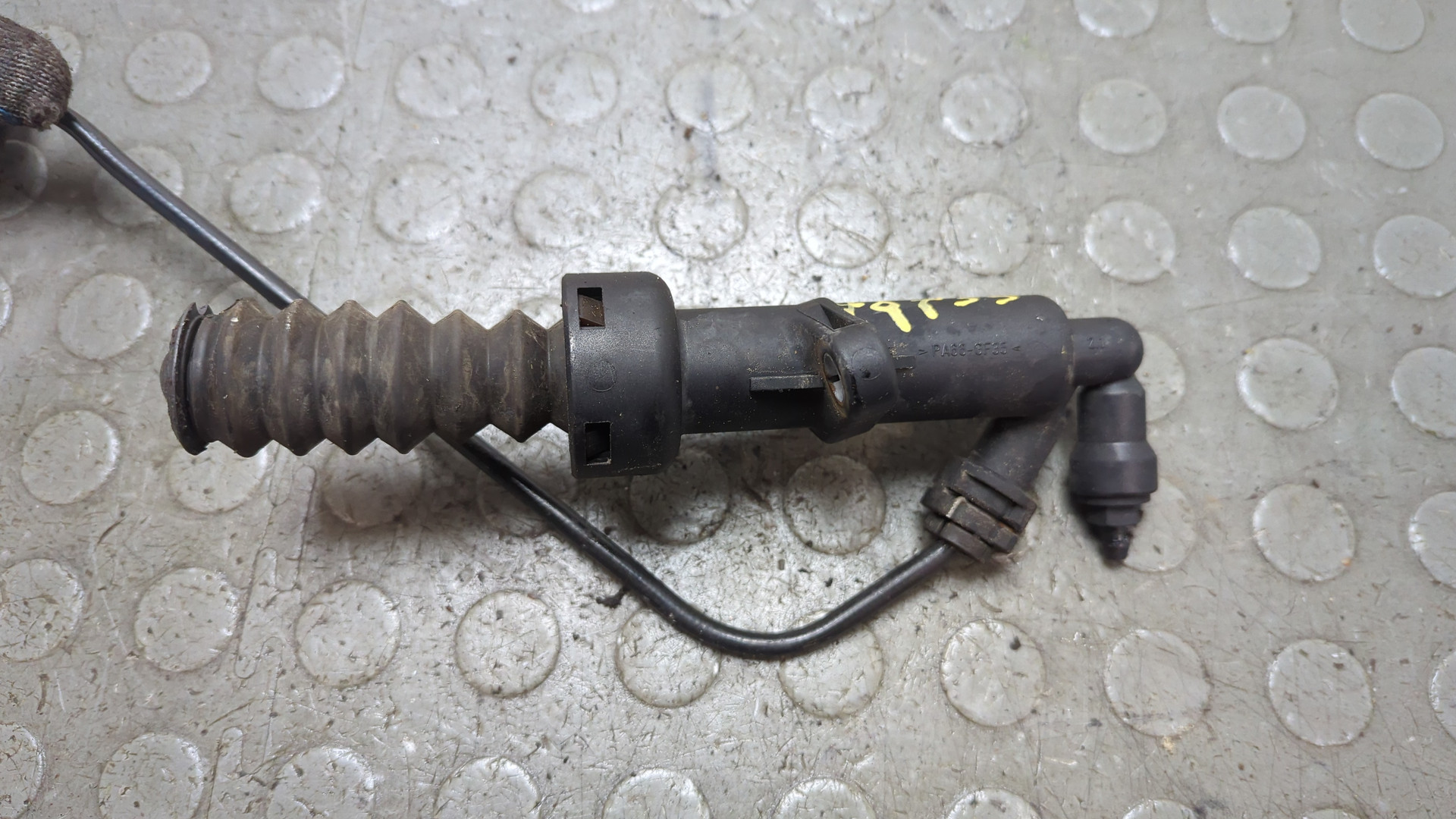 Цилиндр сцепления рабочий