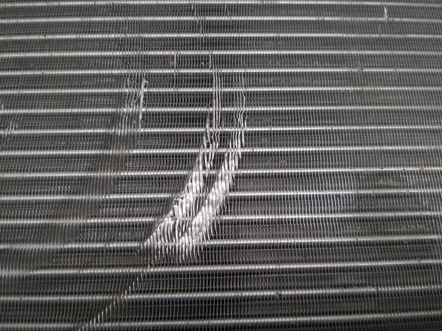 Радиатор охлаждения двигателя основной