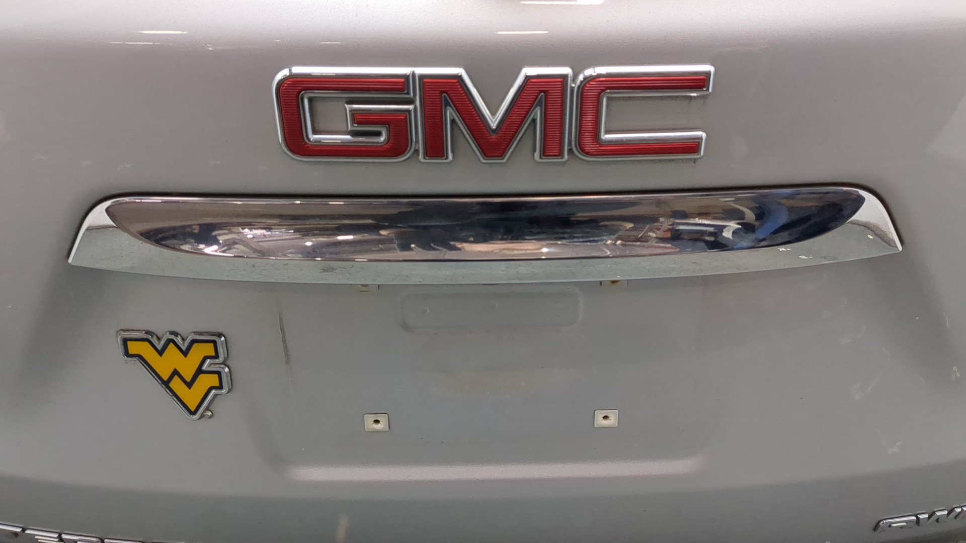 Дверь багажника