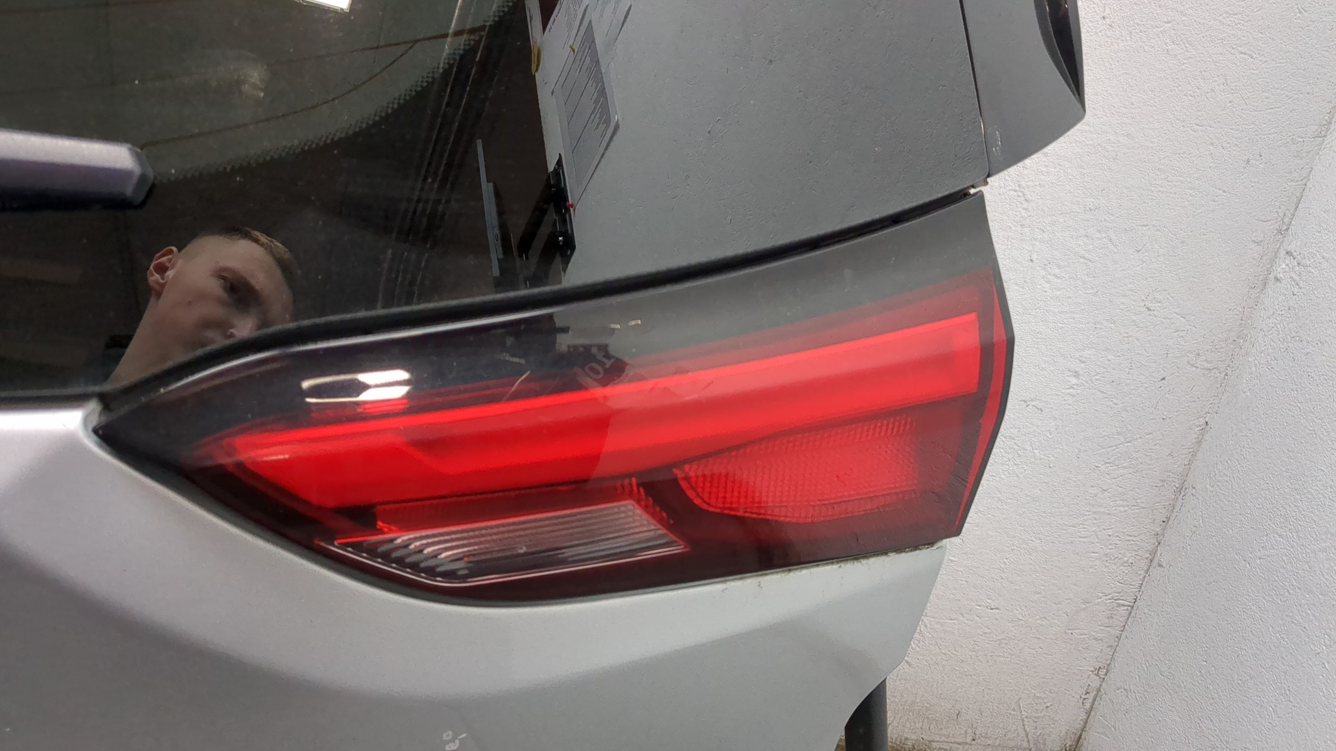 Дверь багажника