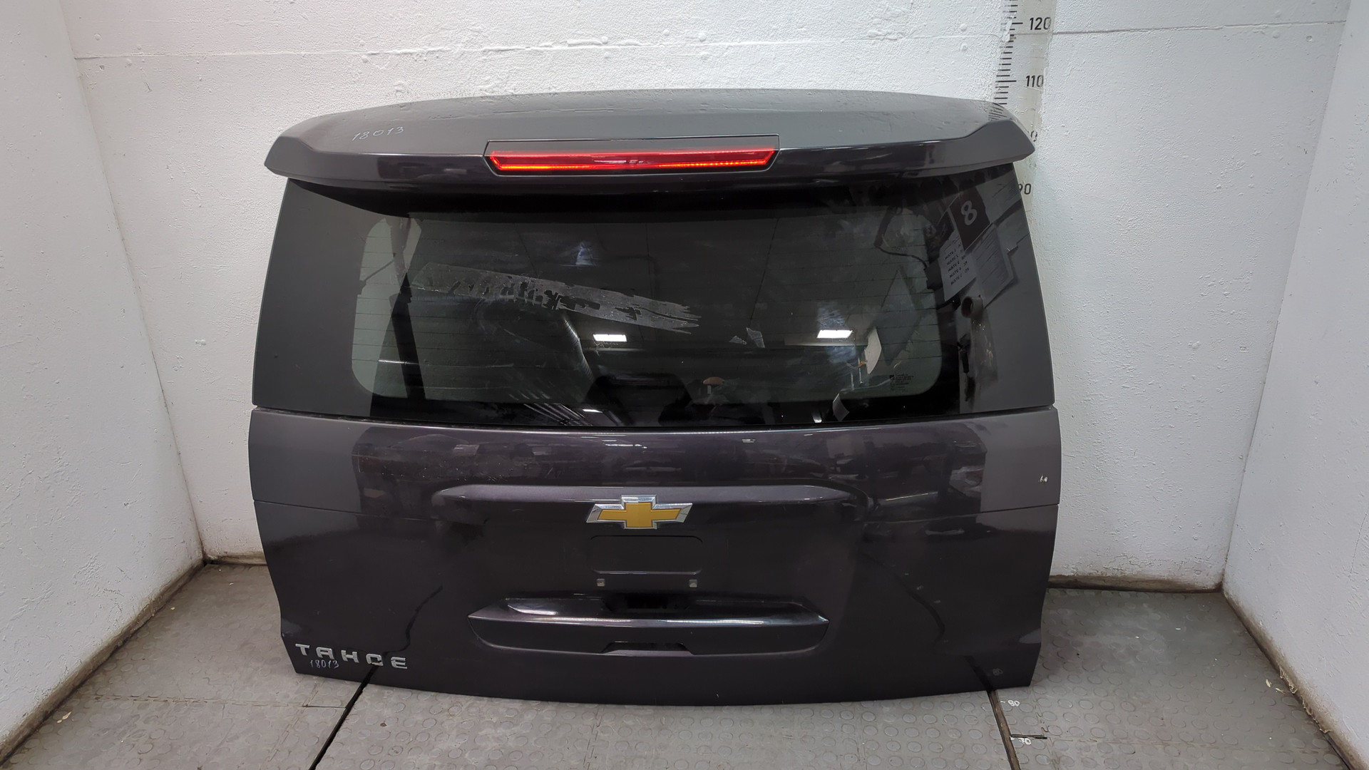 Дверь багажника