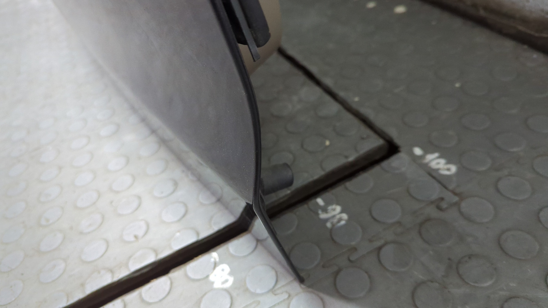 Дверь багажника