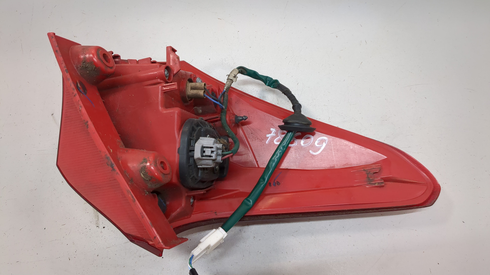 Фонарь задний правый