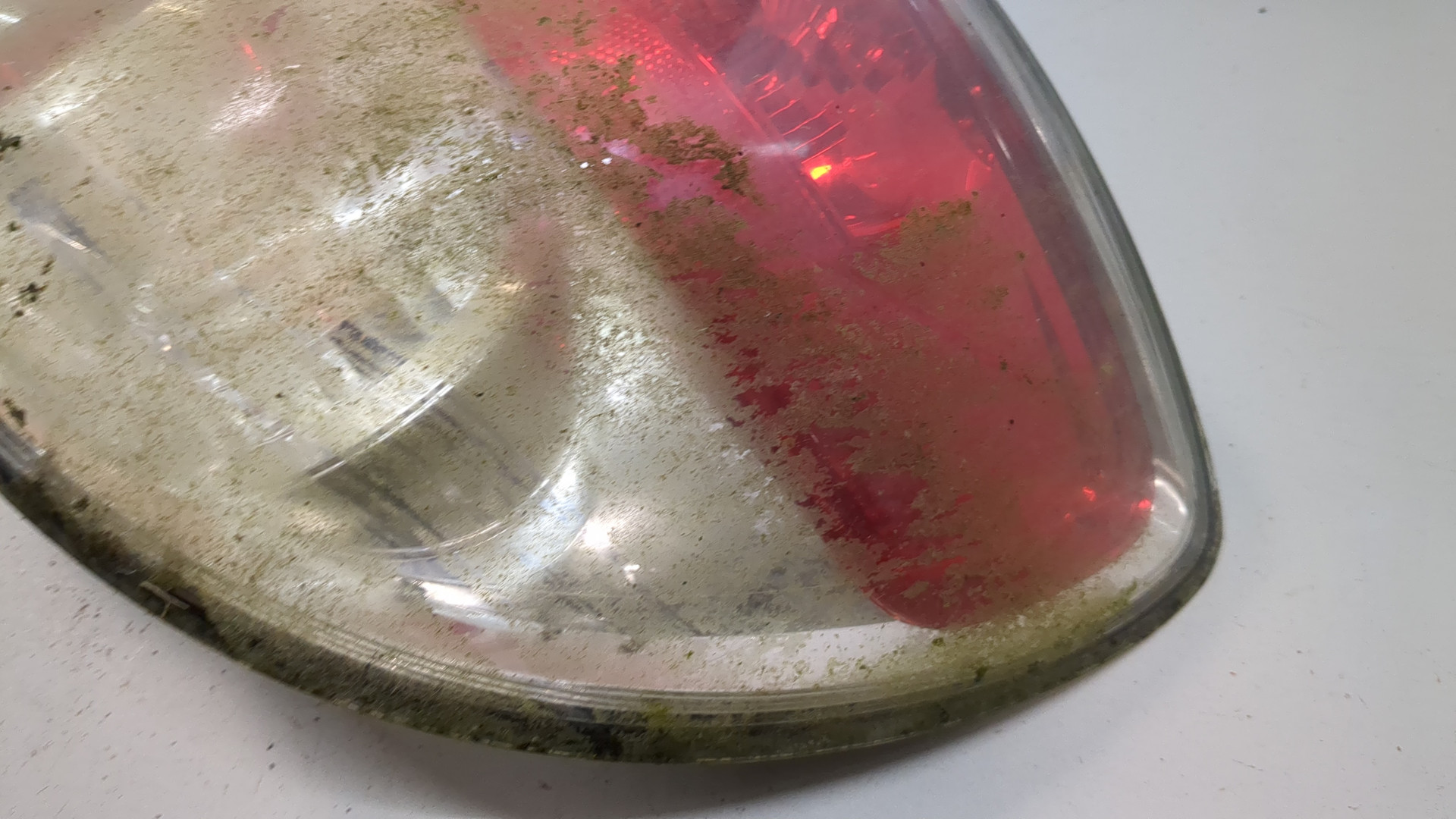 Фонарь задний правый