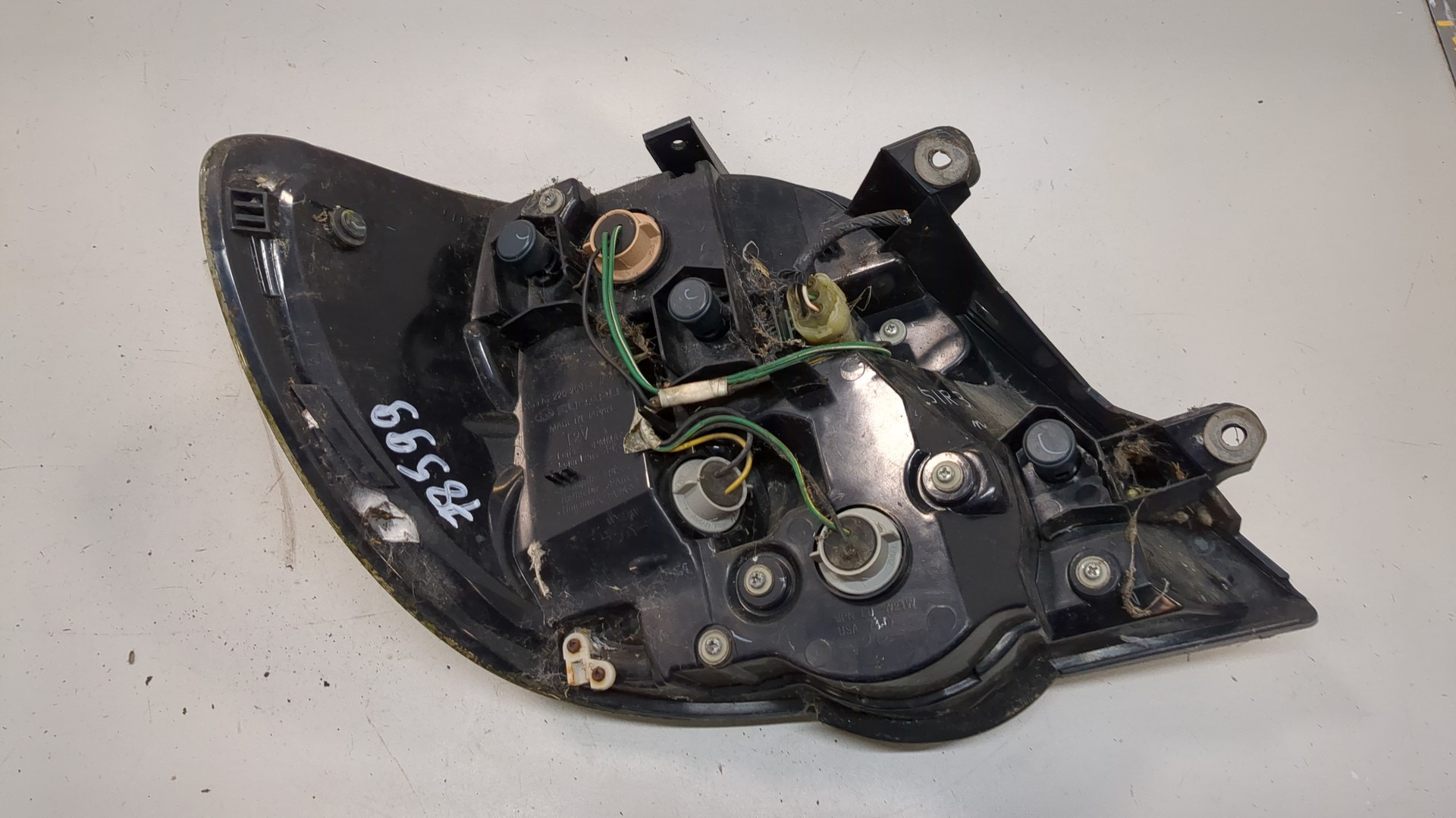 Фонарь задний правый