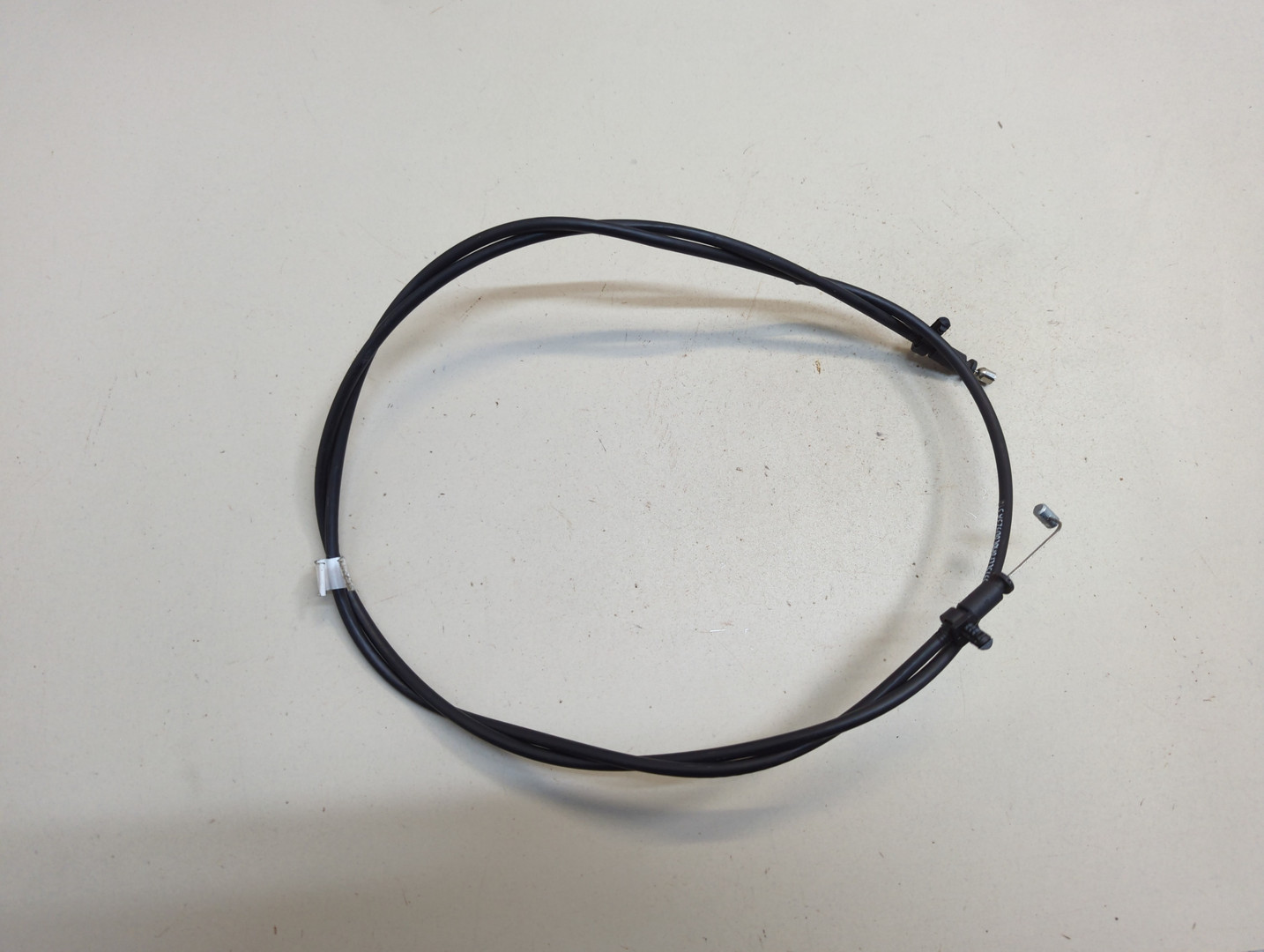 Трос открывания капота