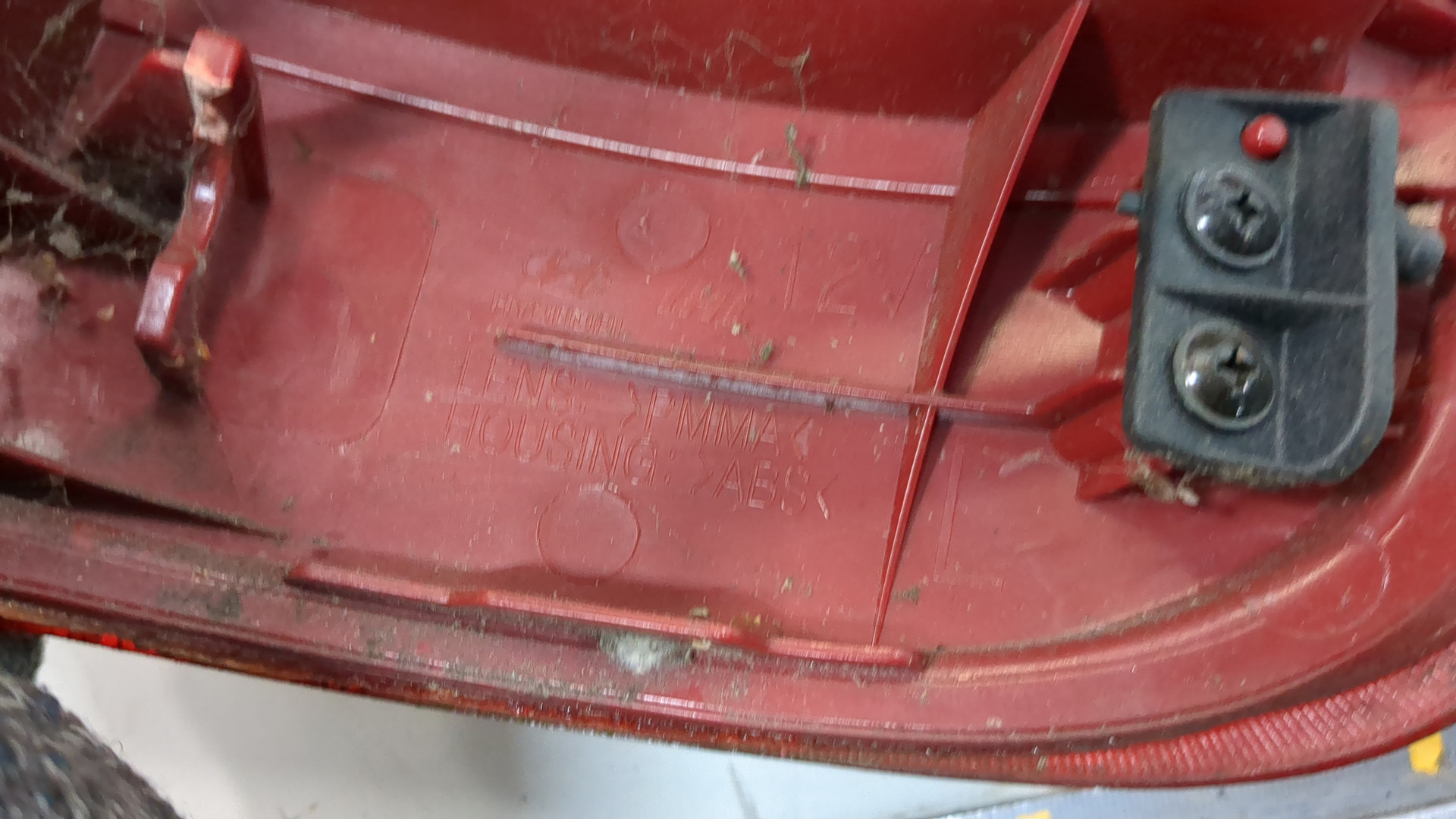 Фонарь задний левый