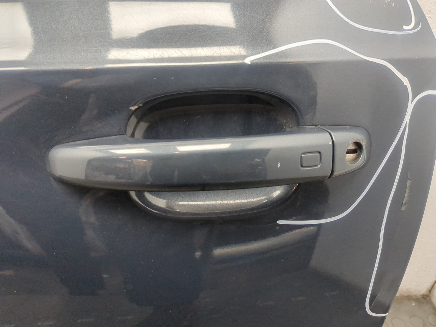 Дверь передняя левая