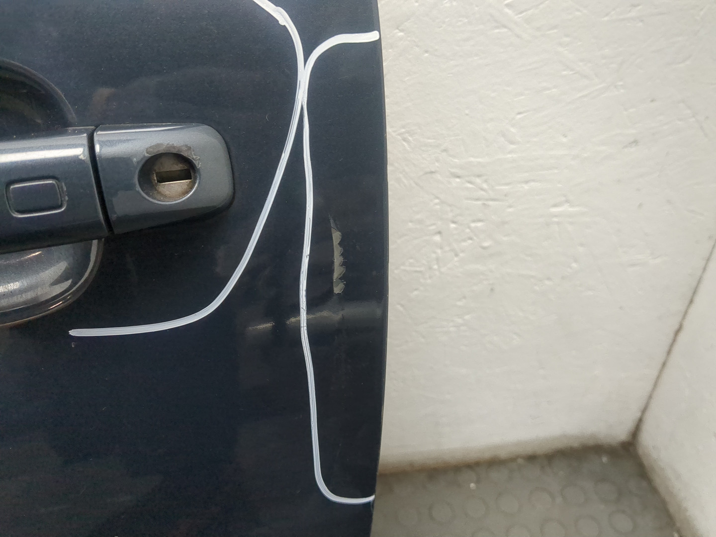 Дверь передняя левая