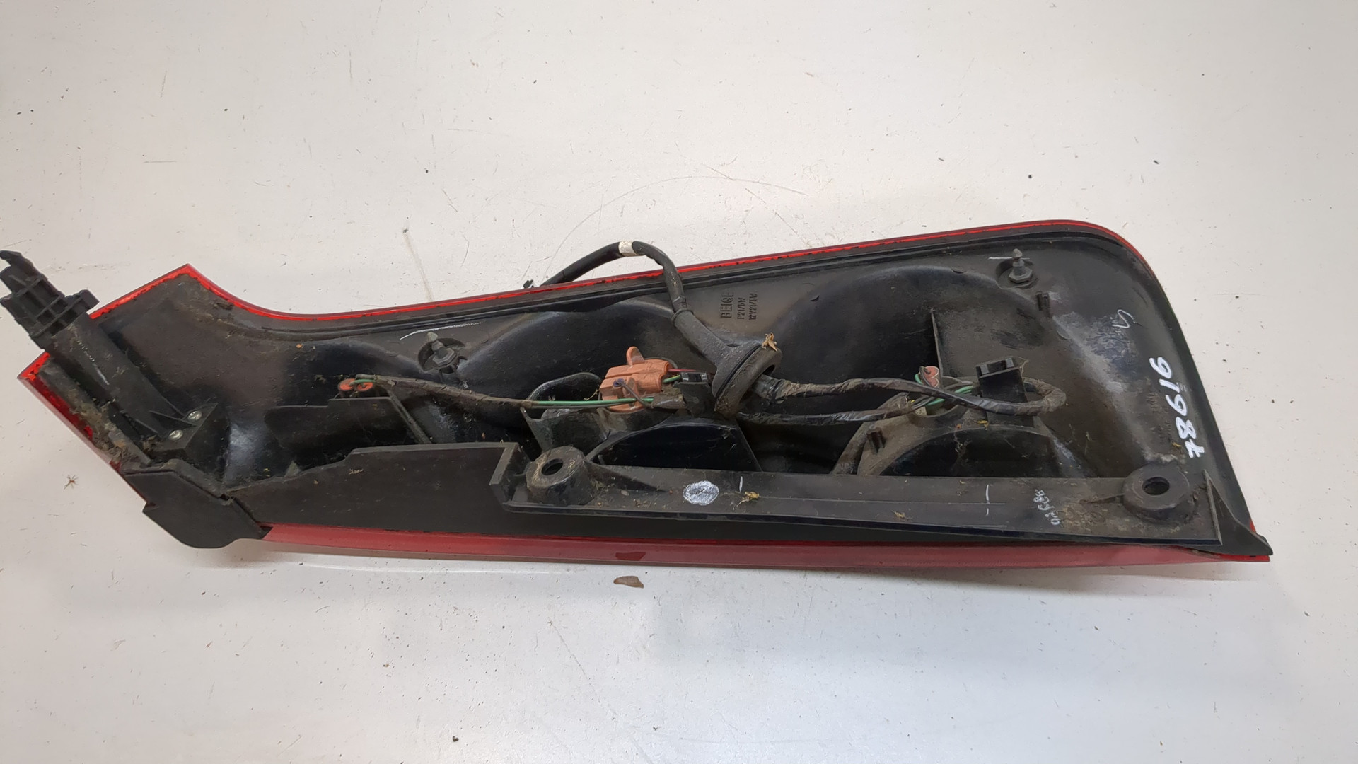 Фонарь задний левый