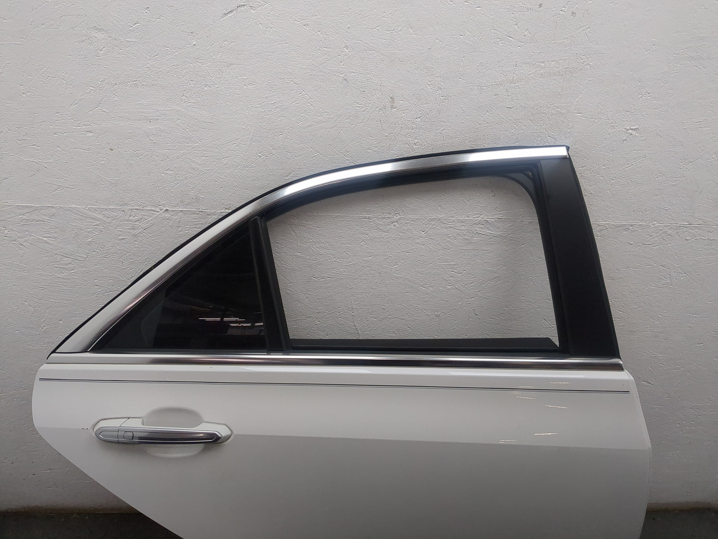 Дверь задняя правая