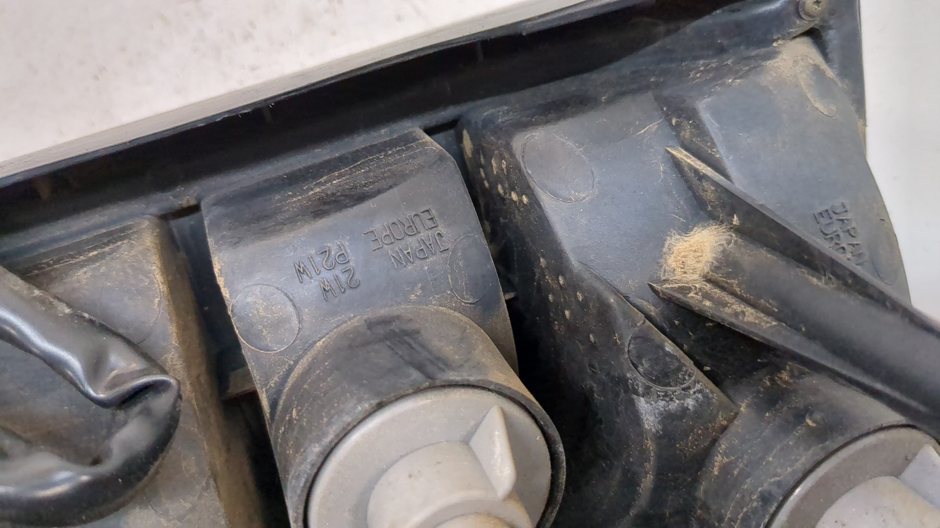 Фонарь задний левый