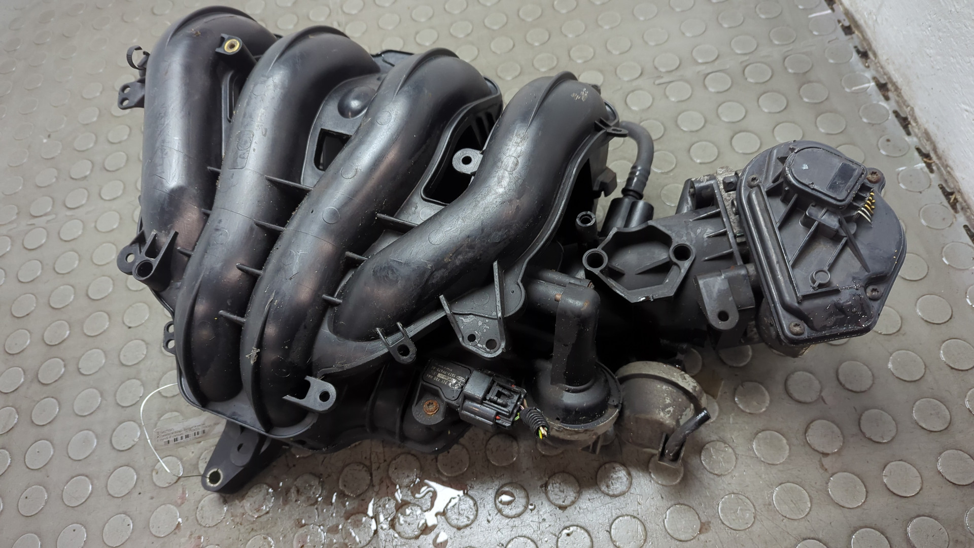 Коллектор впускной