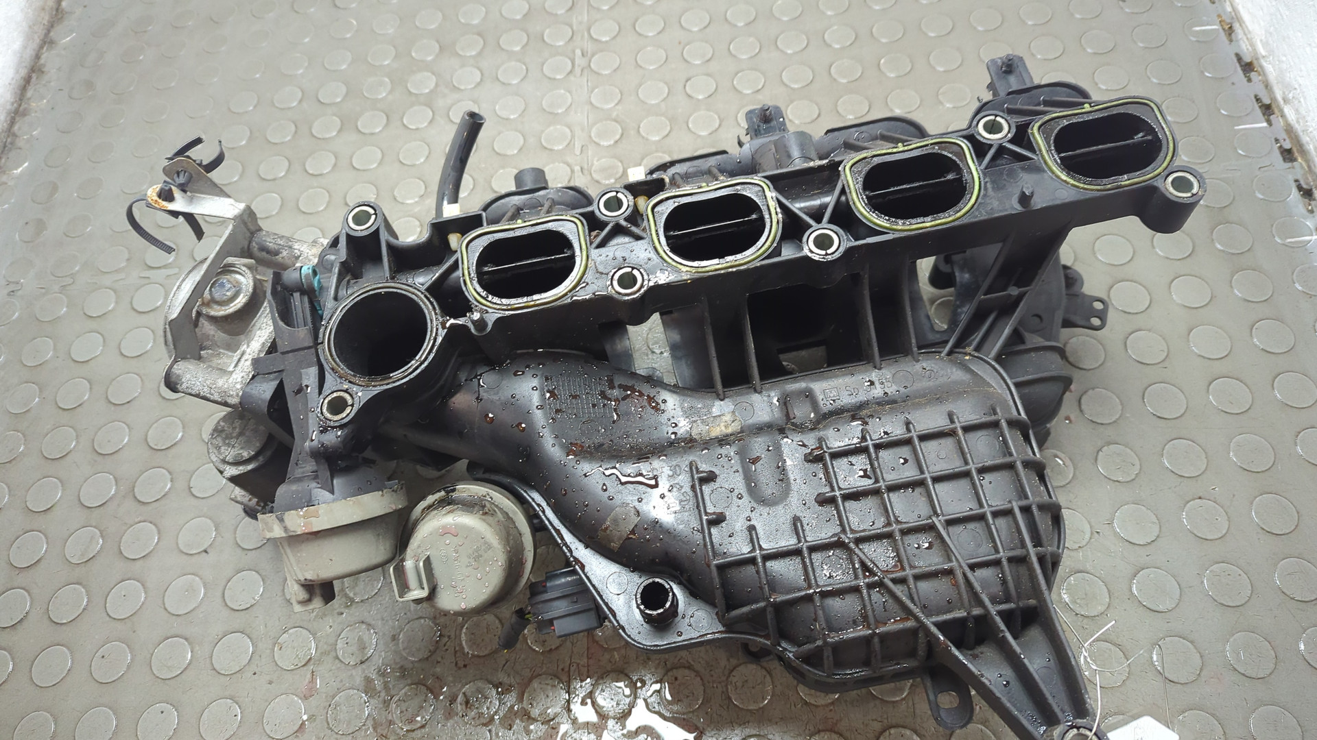 Коллектор впускной