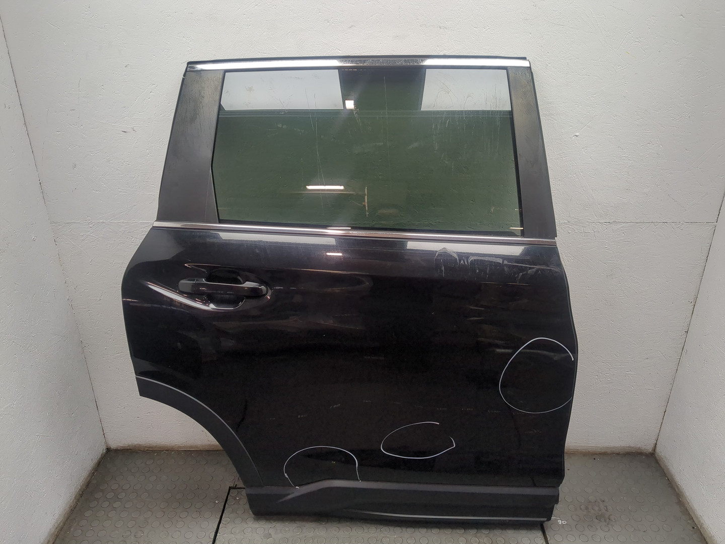 Дверь задняя правая