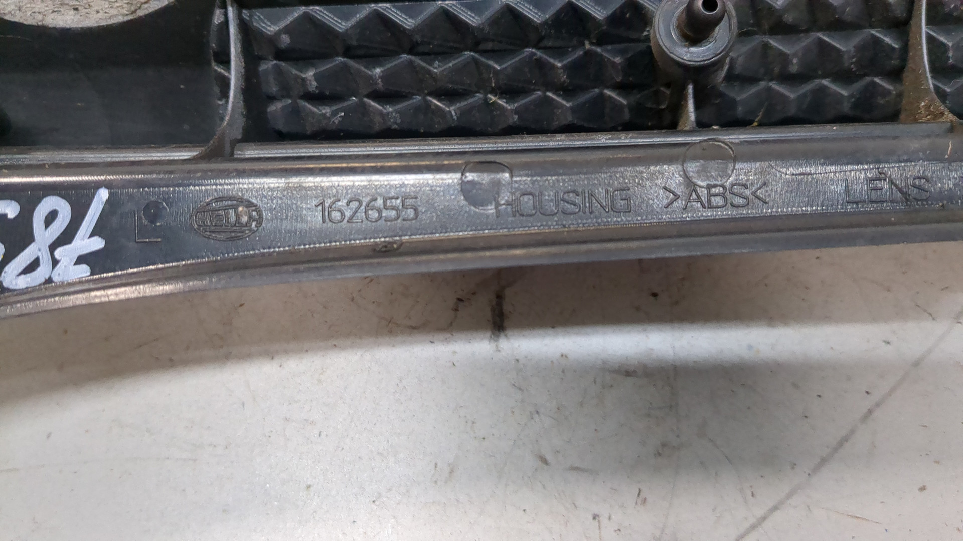 Фонарь задний левый