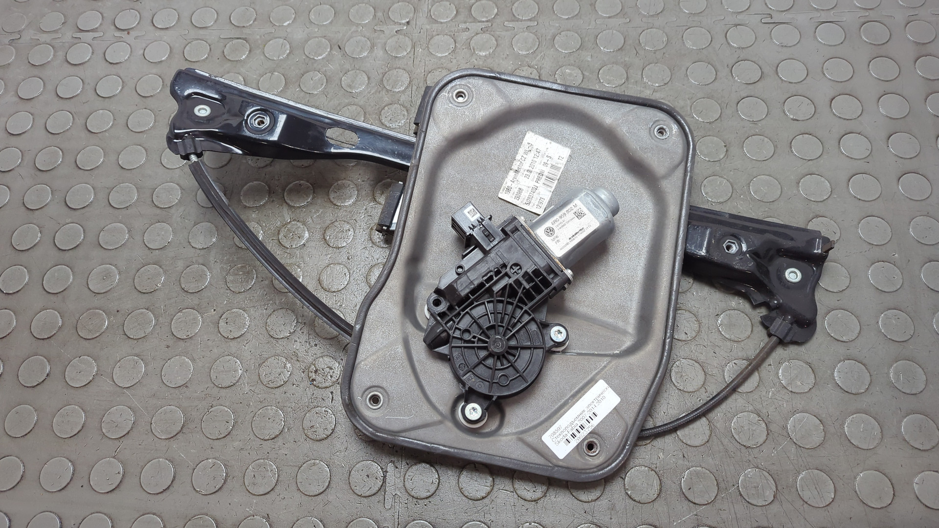 Стеклоподъемник электр. передний правый