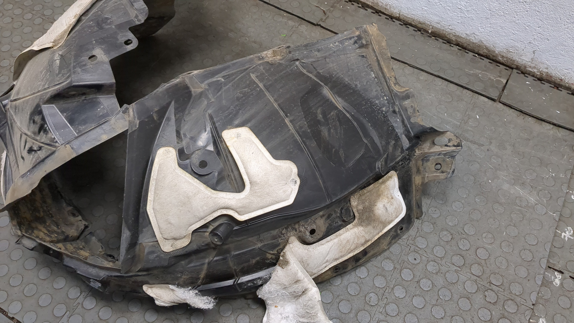 Локер передний левый