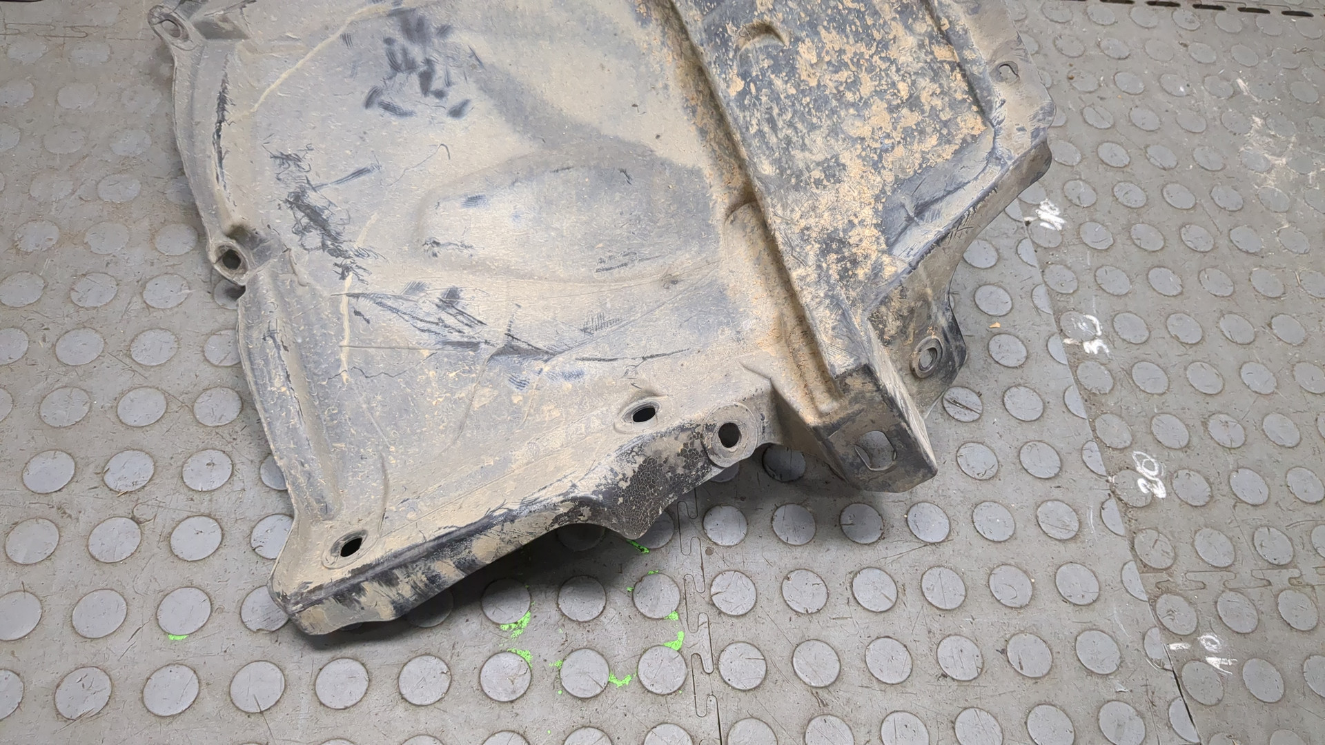 Локер передний левый