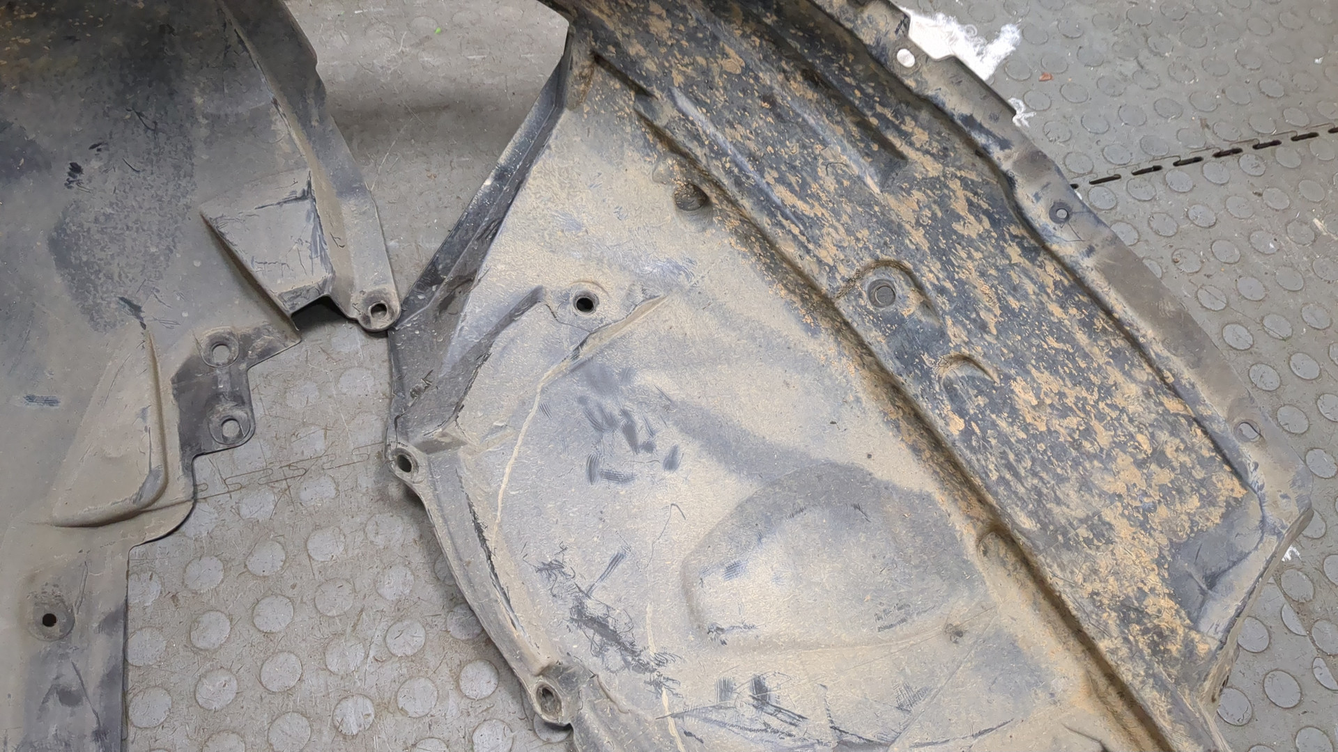 Локер передний левый